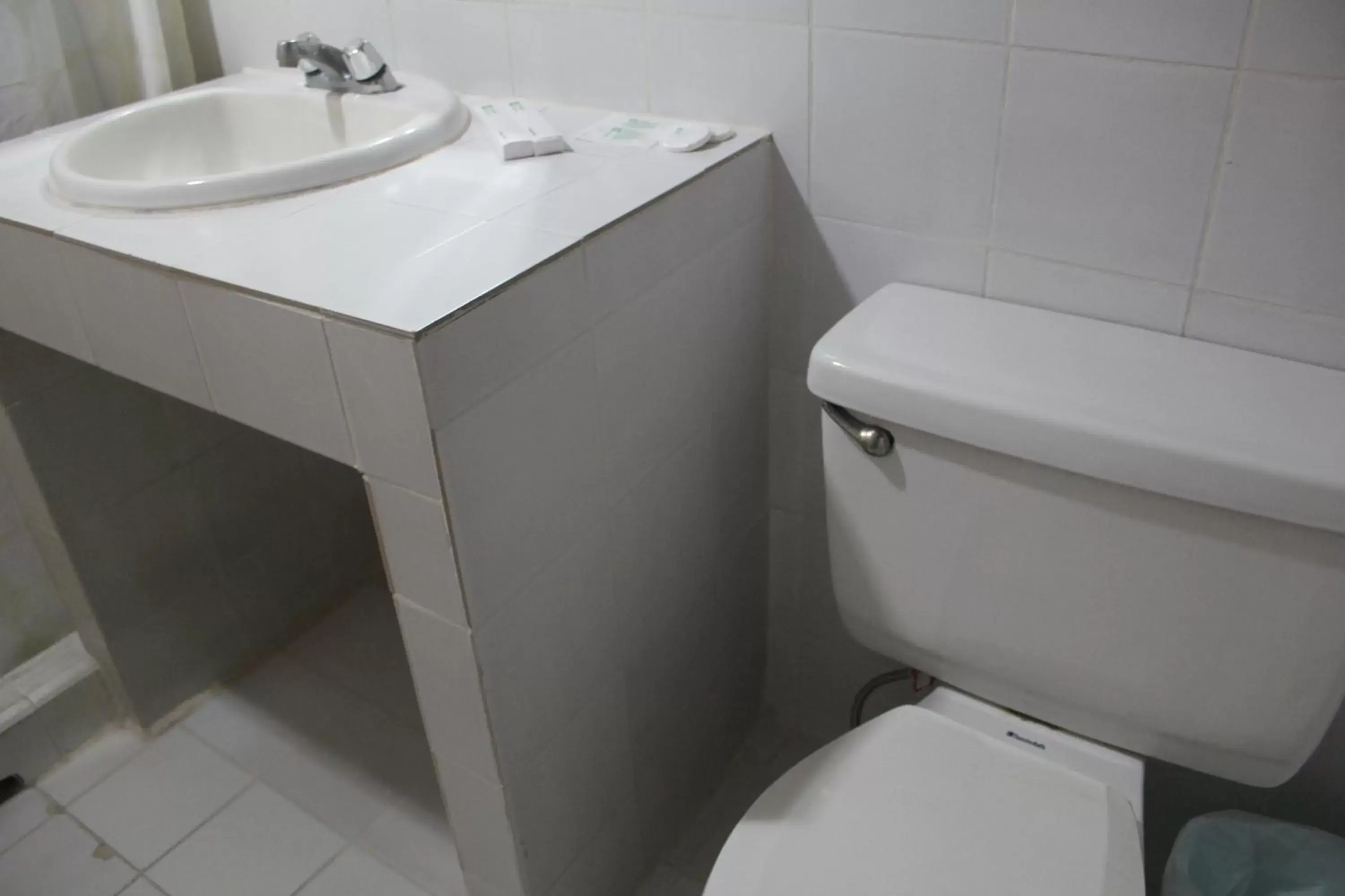 Toilet, Bathroom in Elegant Circle Inn