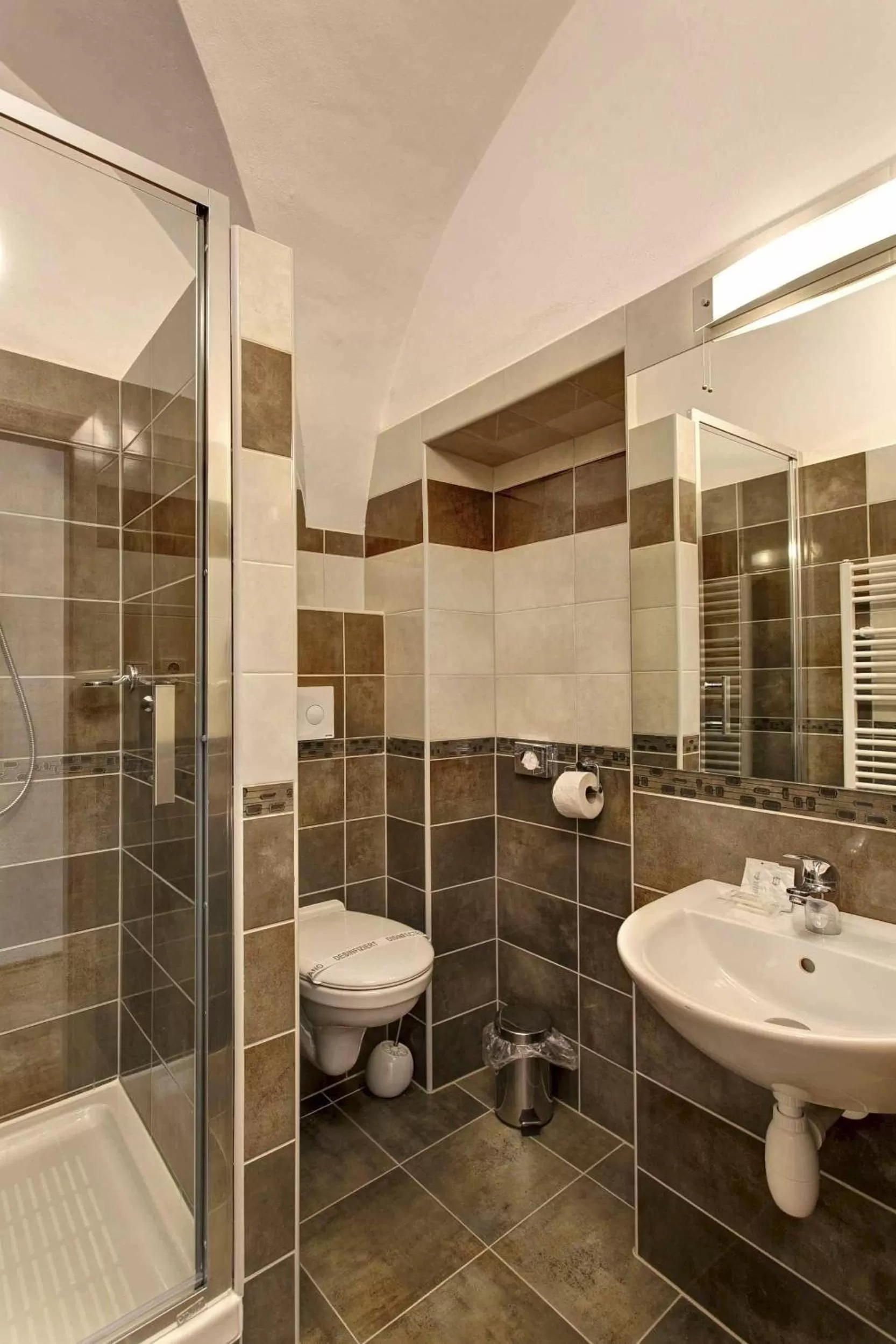 Shower in Hotel U Tří hrušek suites & apartments