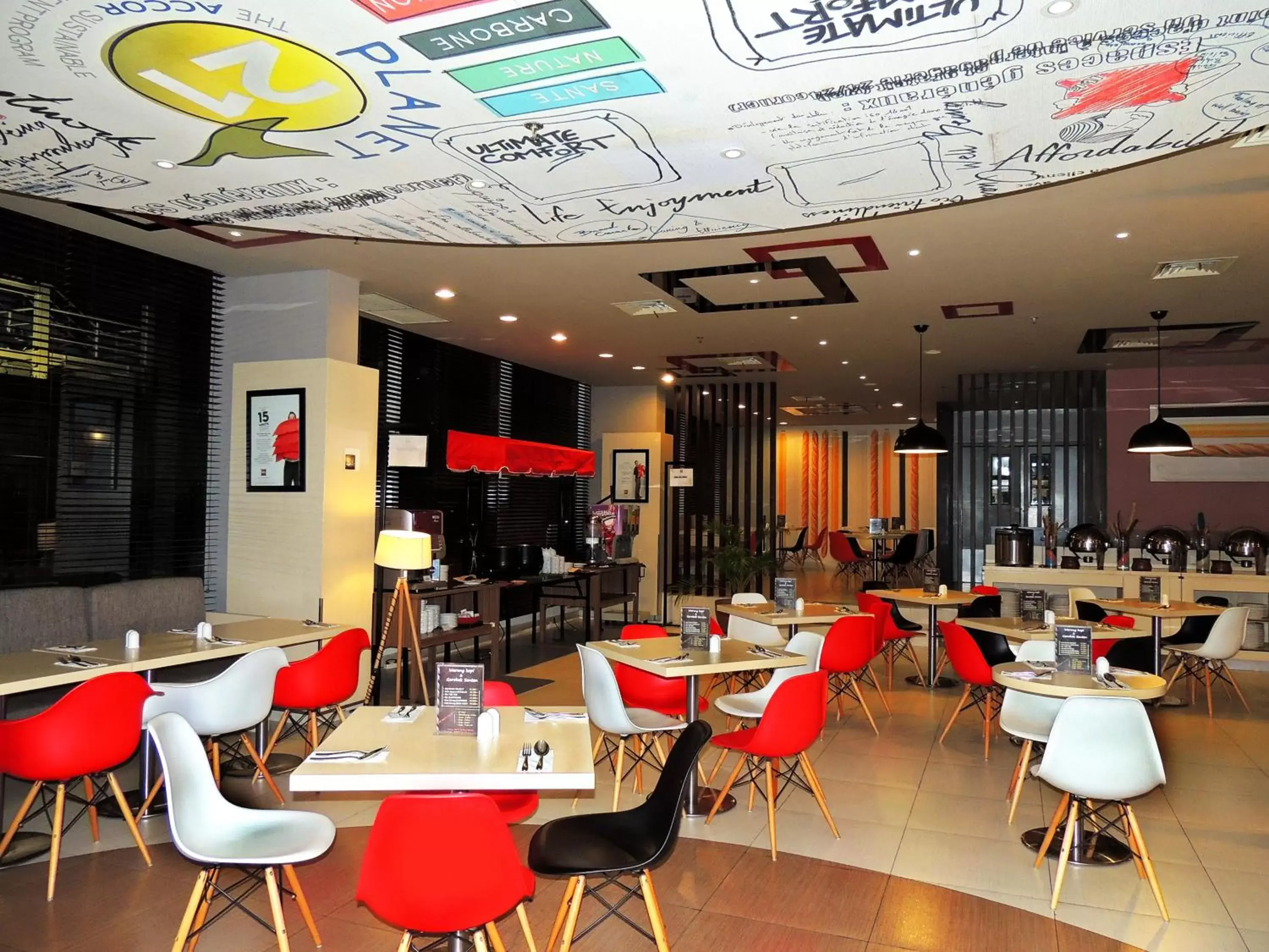 Restaurant/Places to Eat in Ibis Jakarta Senen