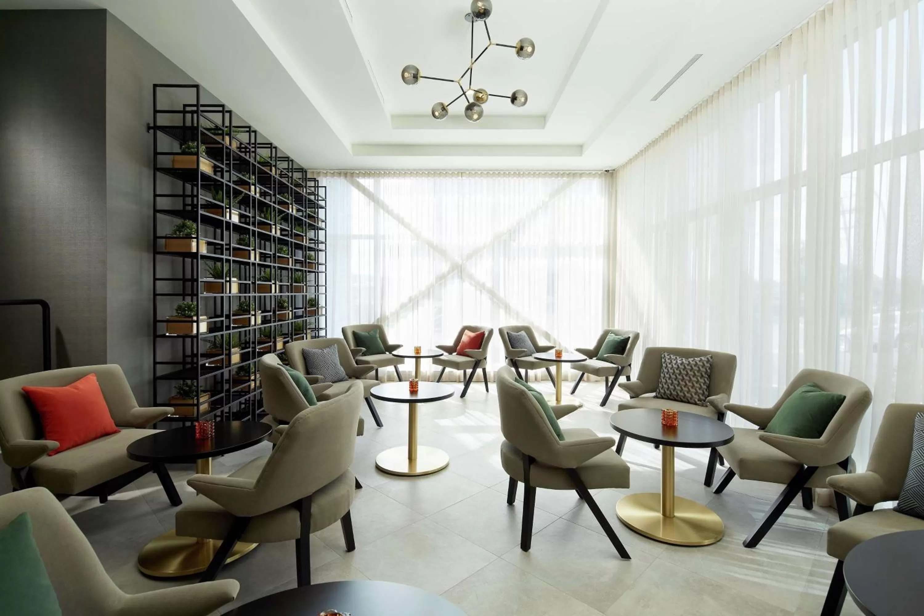 Lobby or reception in Doubletree By Hilton Montreal Airport