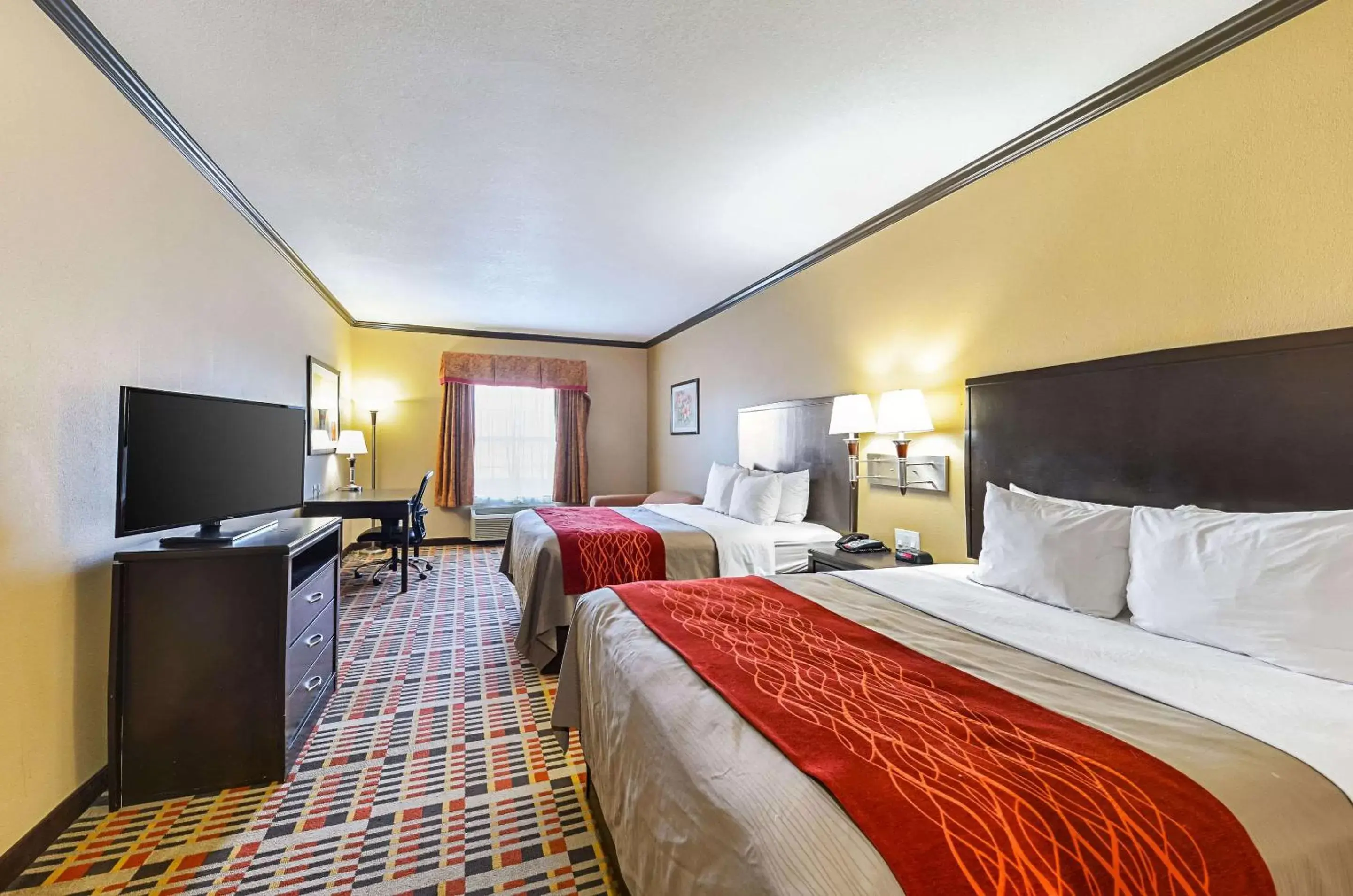 Photo of the whole room, Bed in Quality Inn & Suites Lubbock