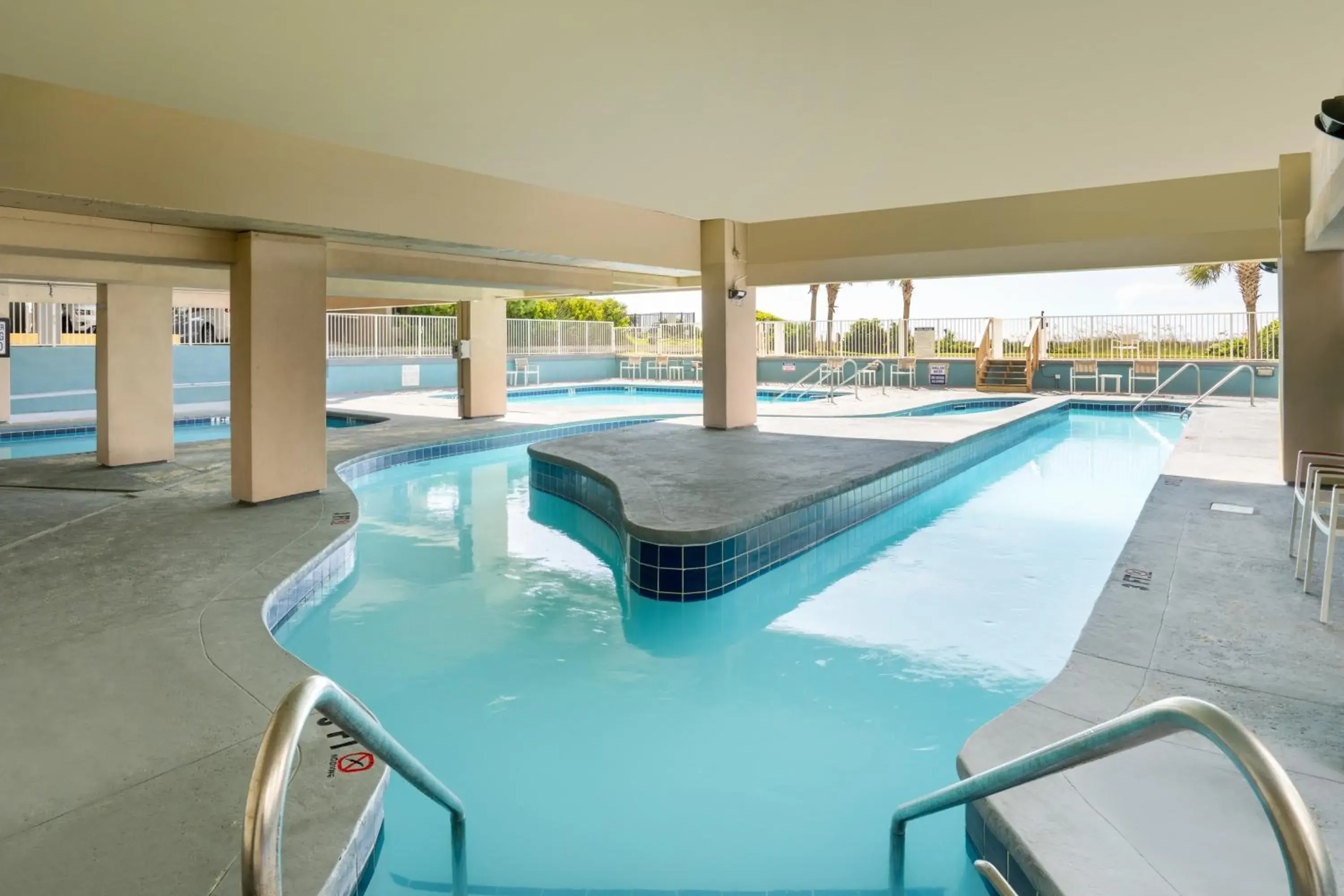Swimming Pool in Palette Resort Myrtle Beach by OYO