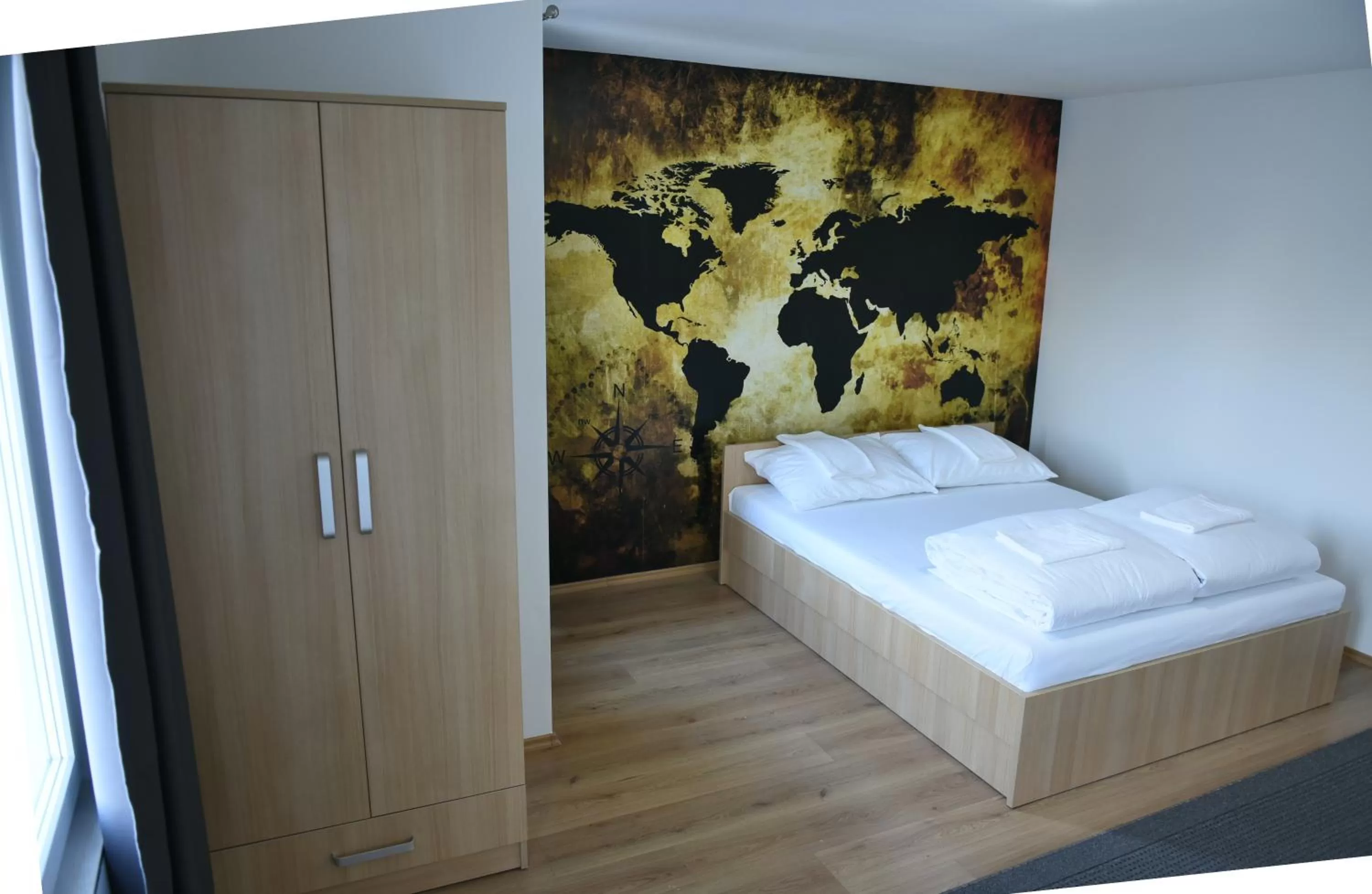 Bedroom, Bed in Motel Alibi