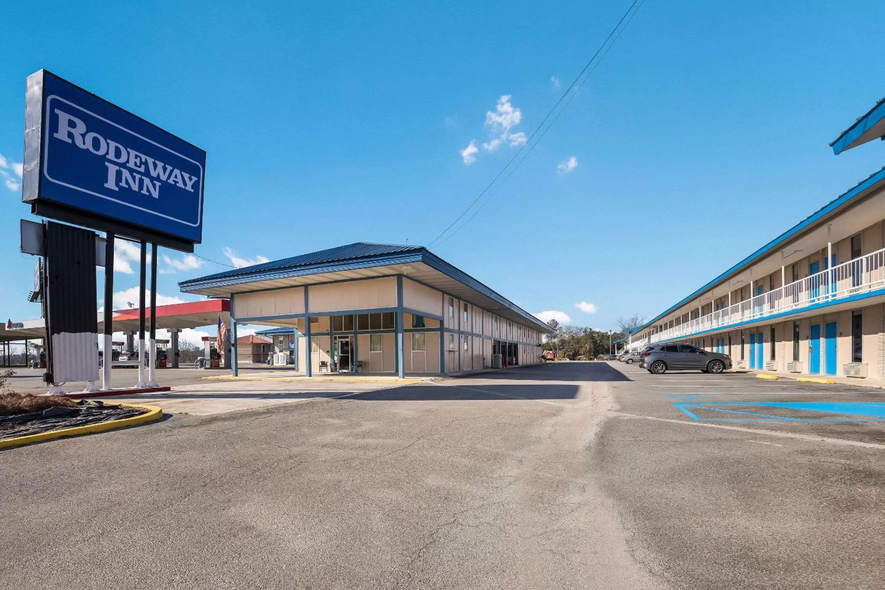 Property building in Rodeway Inn Cecil