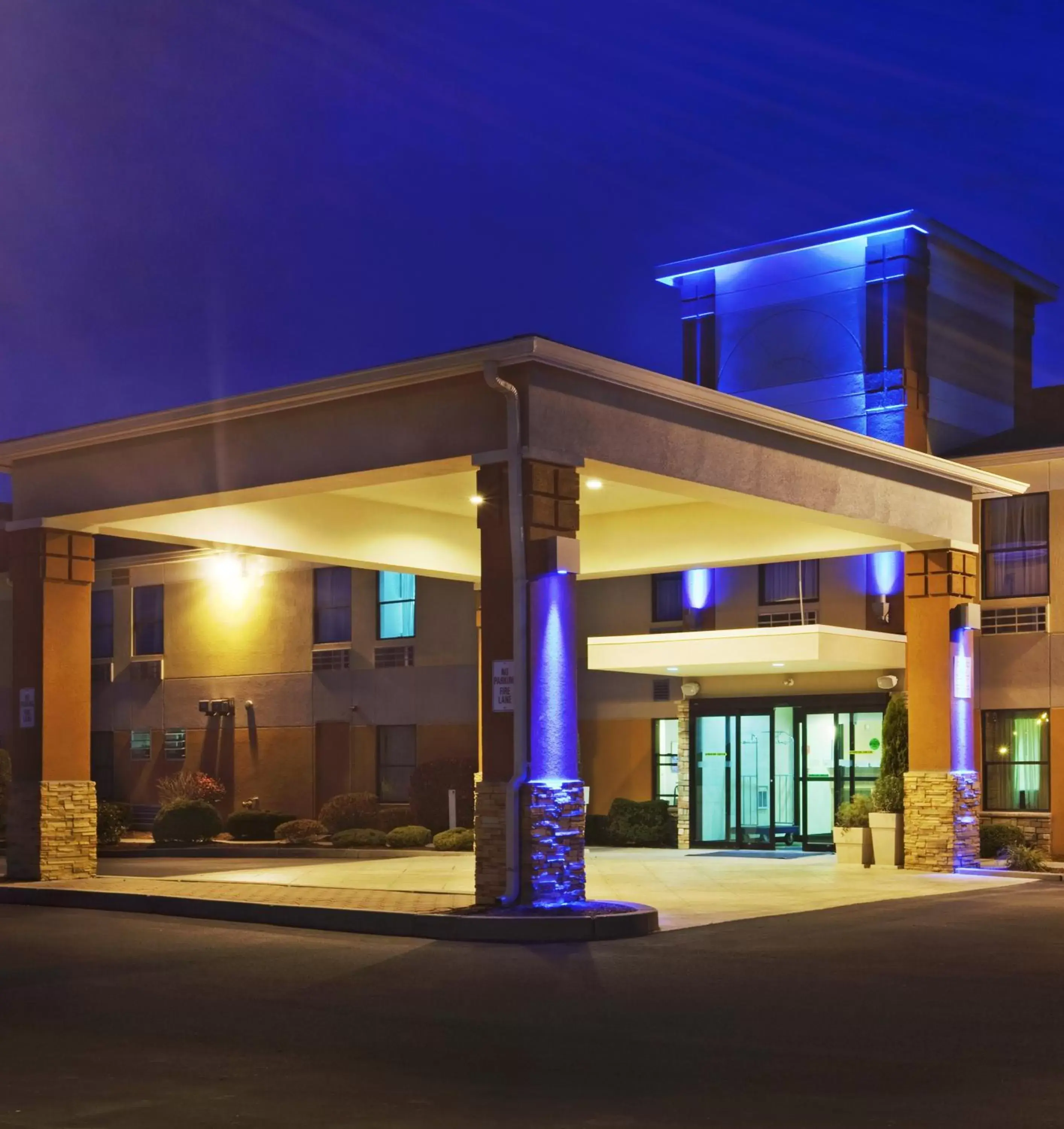 Property building in Best Western North Attleboro - Providence Beltway Property building in Best Western North Attleboro - Providence Beltway