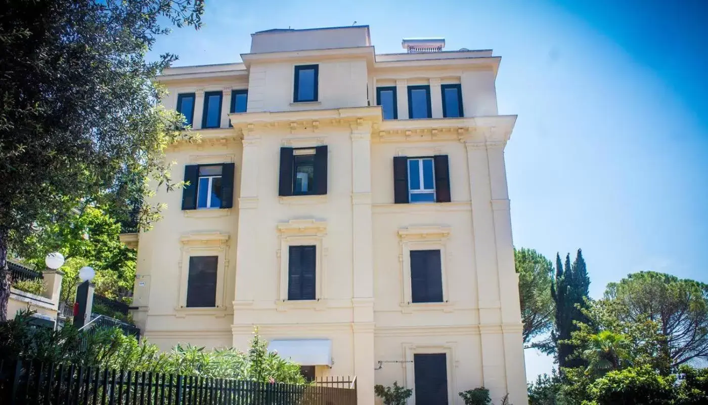 Facade/entrance, Property Building in Il Giardino