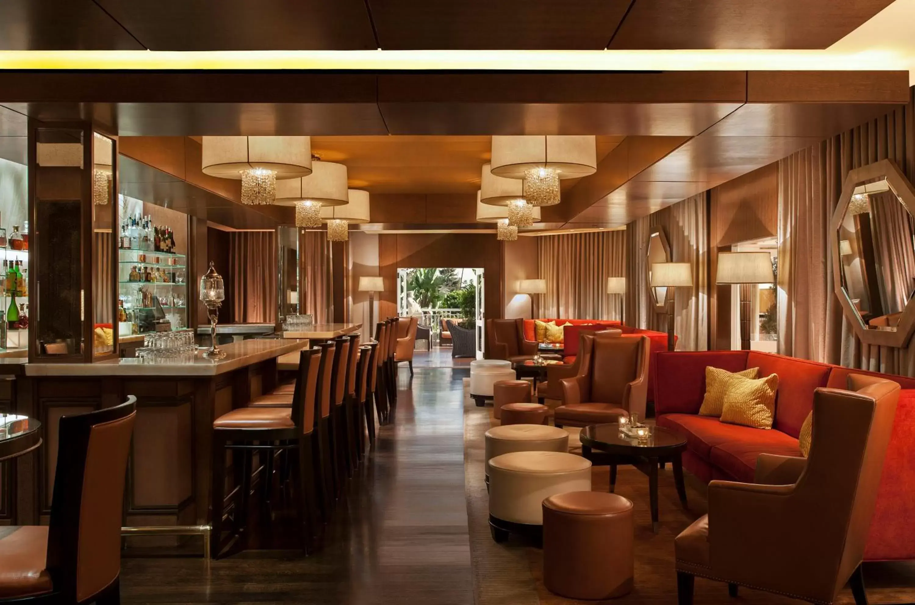 Lounge or bar, Lounge/Bar in The Beverly Hills Hotel - Dorchester Collection