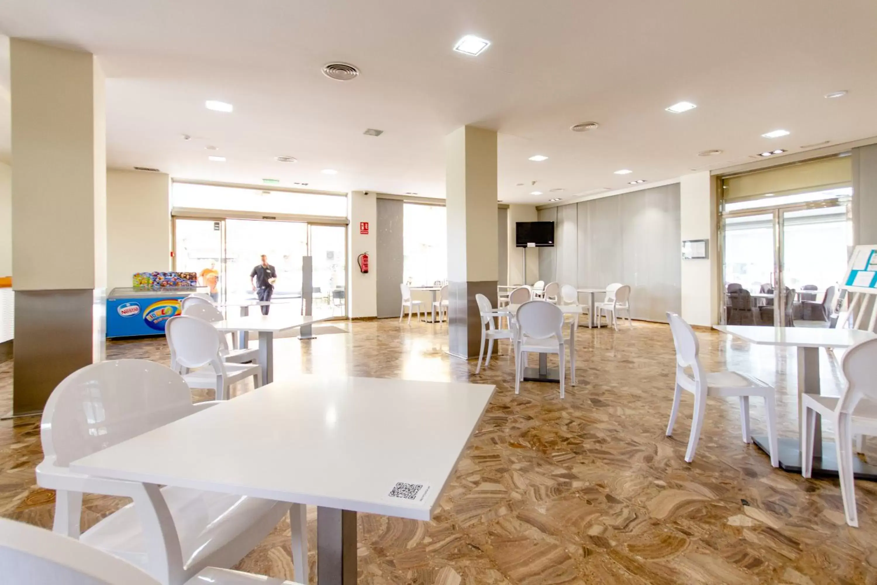 Property building, Restaurant/Places to Eat in Hotel Castilla Alicante