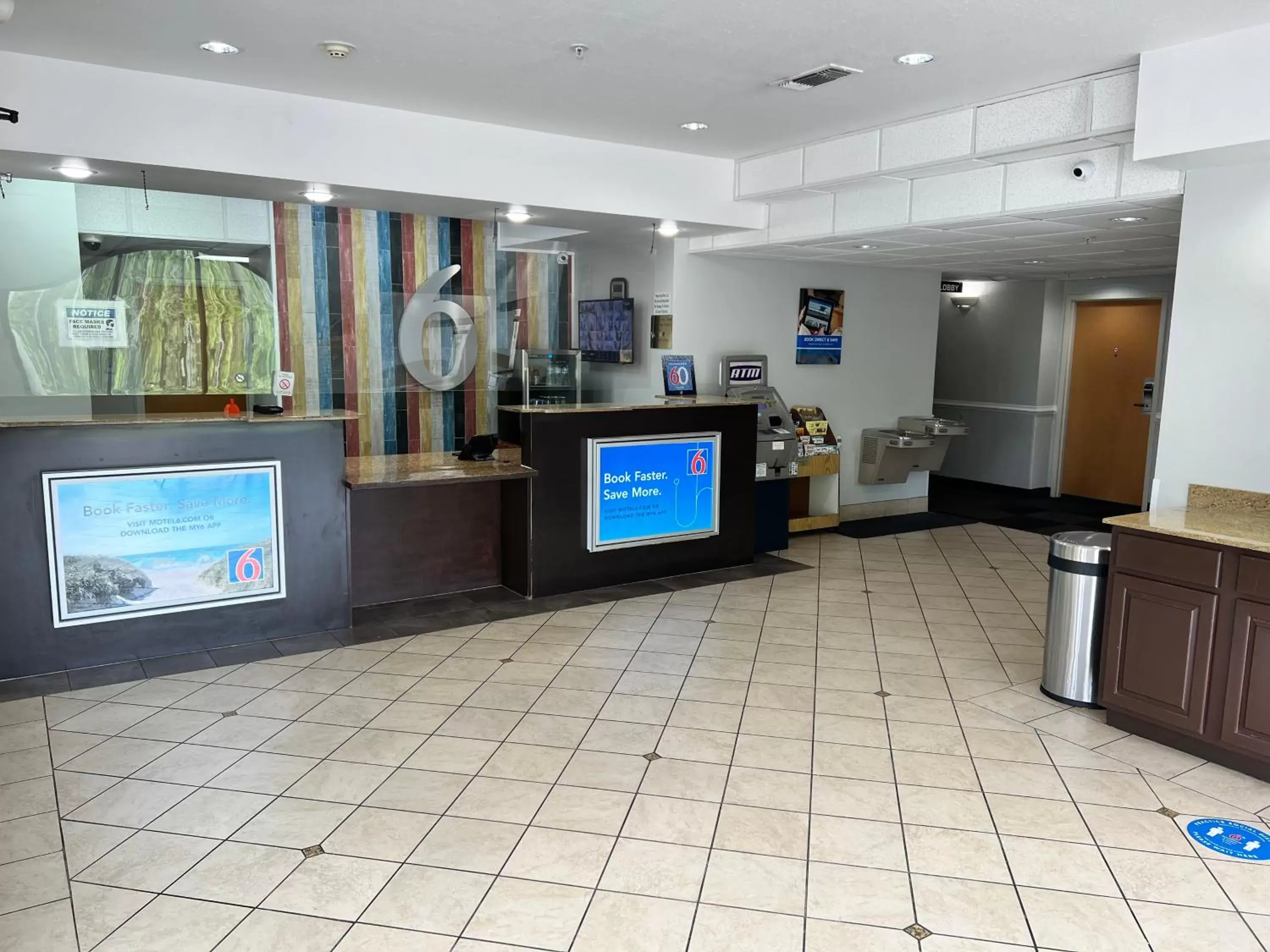 Lobby/Reception in Motel 6-Biloxi, MS - Ocean Springs