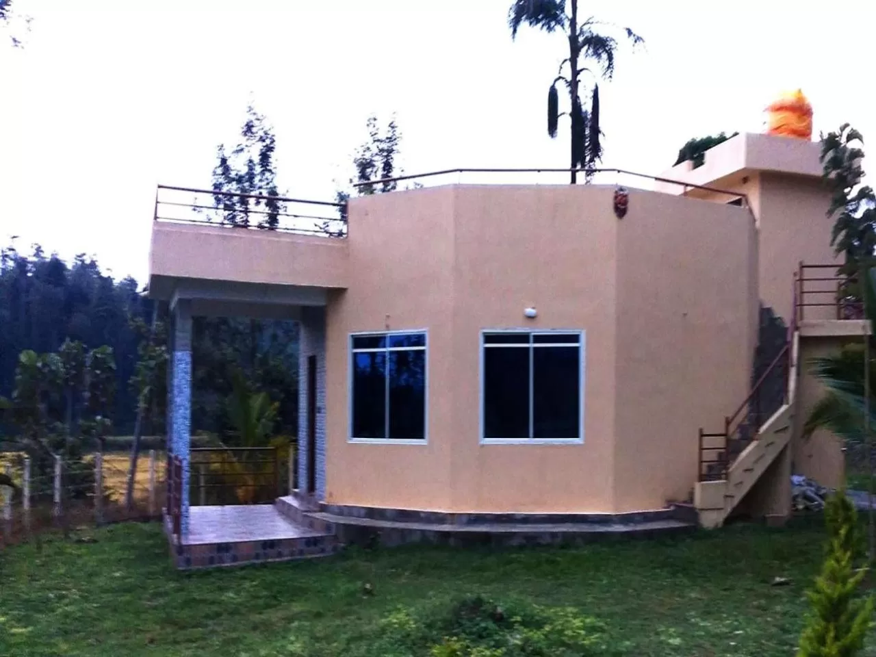 Photo of the whole room in CS County Resort