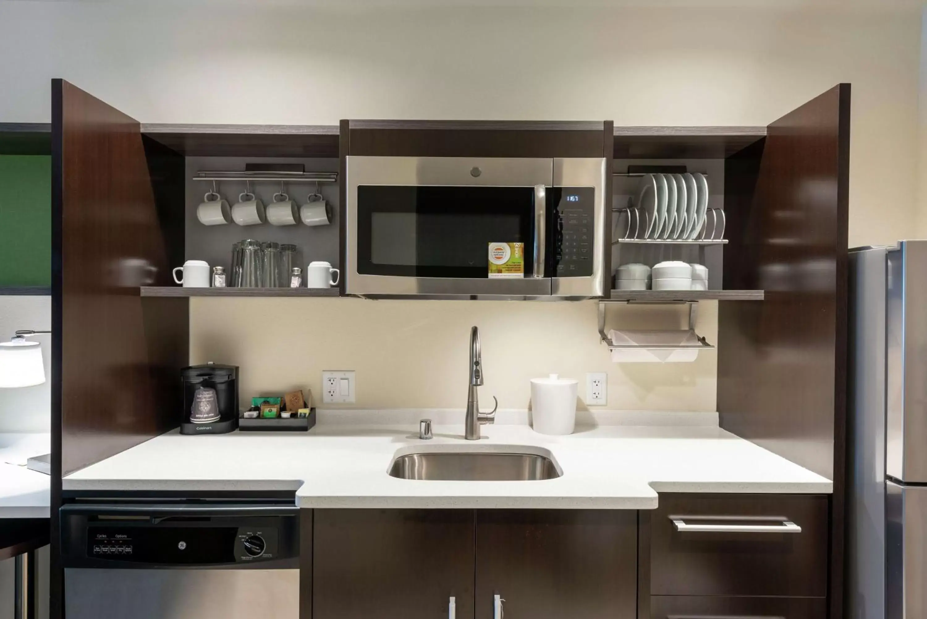 Kitchen or kitchenette, Kitchen/Kitchenette in Home2 Suites By Hilton Appleton, Wi