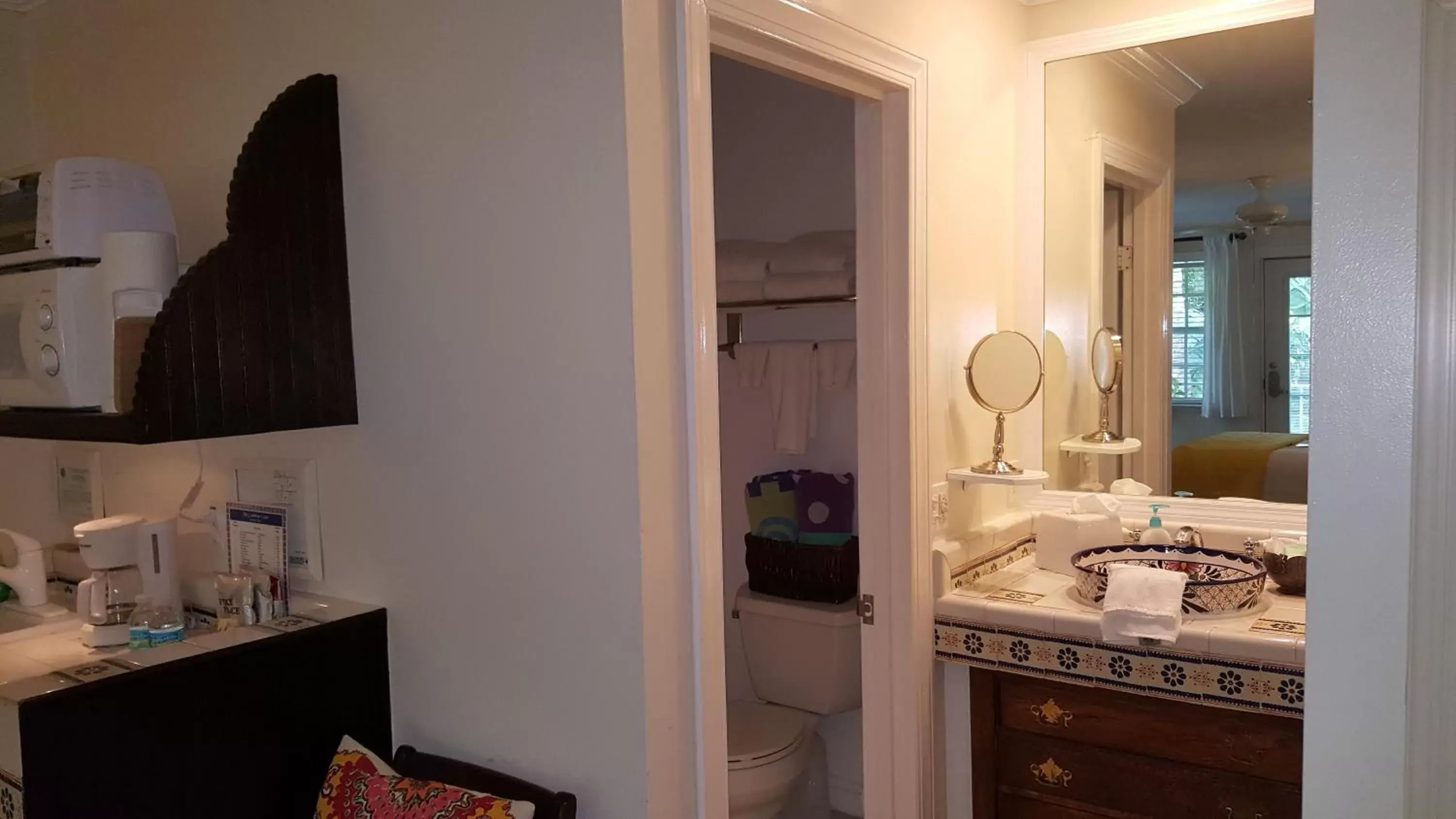 Bathroom, Coffee/Tea Facilities in The Caribbean Court Boutique Hotel