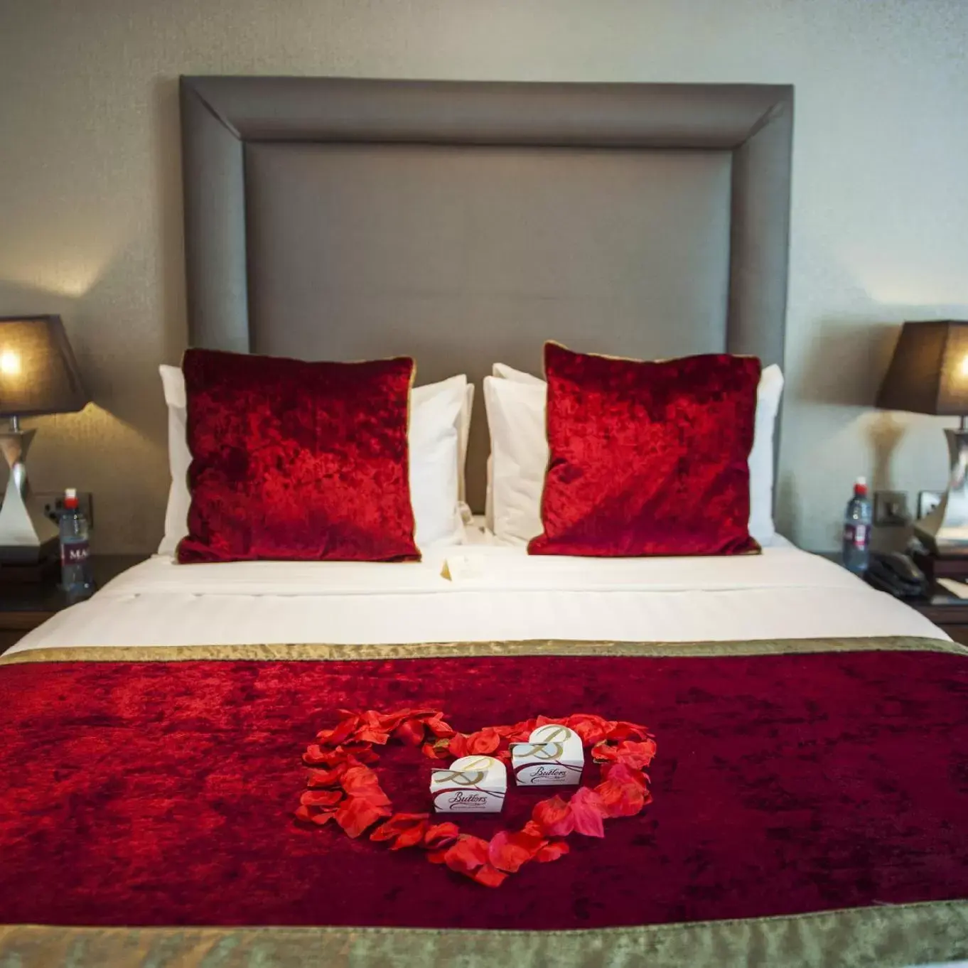 Bedroom, Bed in International Hotel Killarney