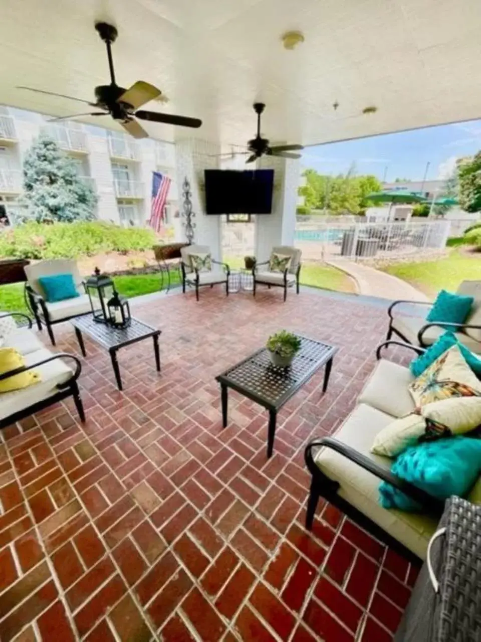 Patio, Swimming Pool in The Inn at Apple Valley, Ascend Hotel Collection