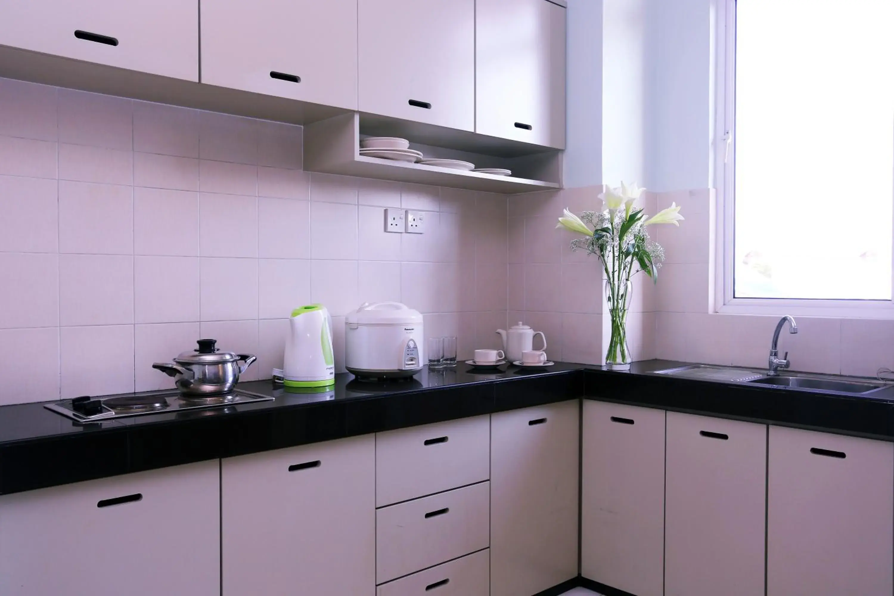 Kitchen or kitchenette, Kitchen/Kitchenette in Jinhold Service Apartment