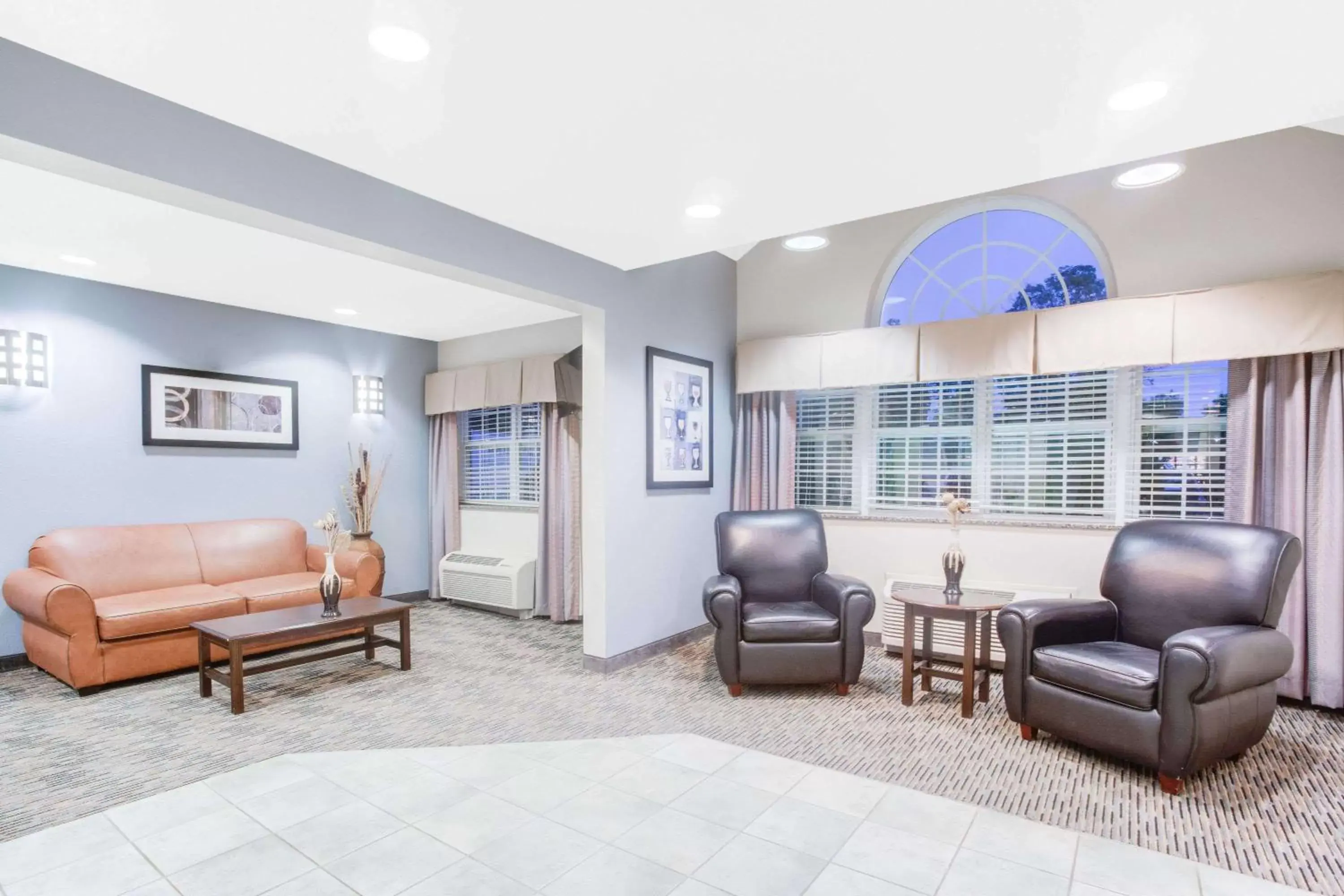 Lobby or reception in Microtel Inn & Suites Bath Lobby or reception in Microtel Inn & Suites Bath