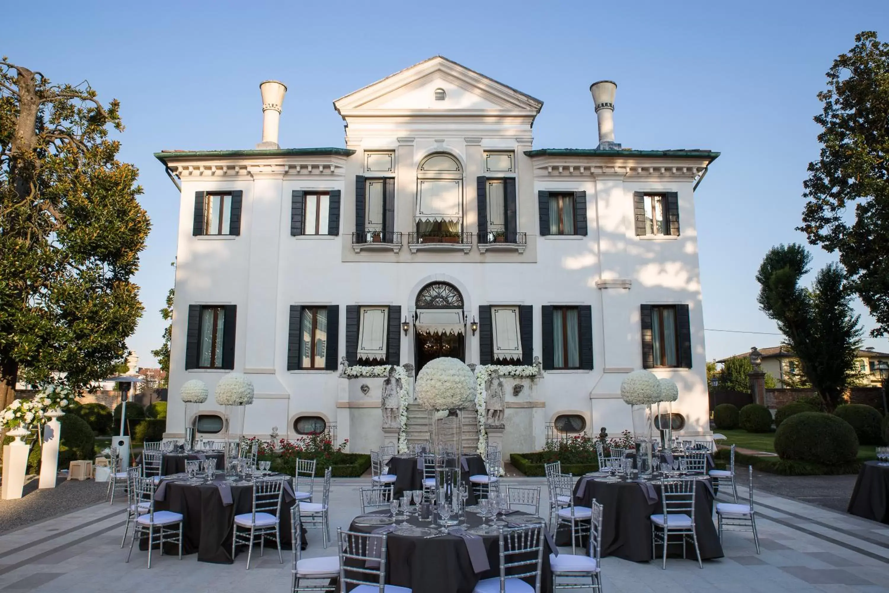 Property Building in Relais et Châteaux Hotel Villa Franceschi