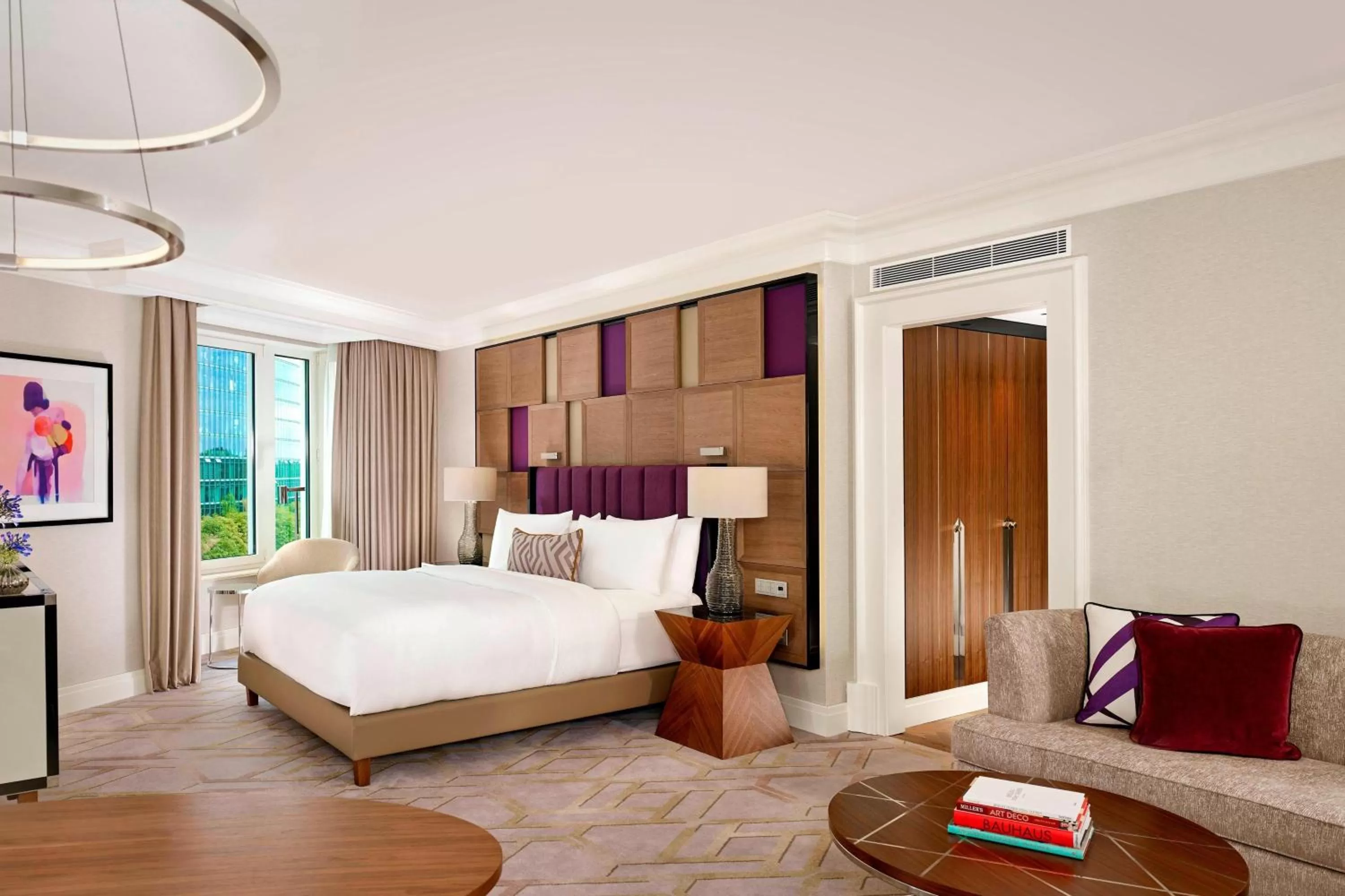 Photo of the whole room, Bed in The Ritz-Carlton, Berlin