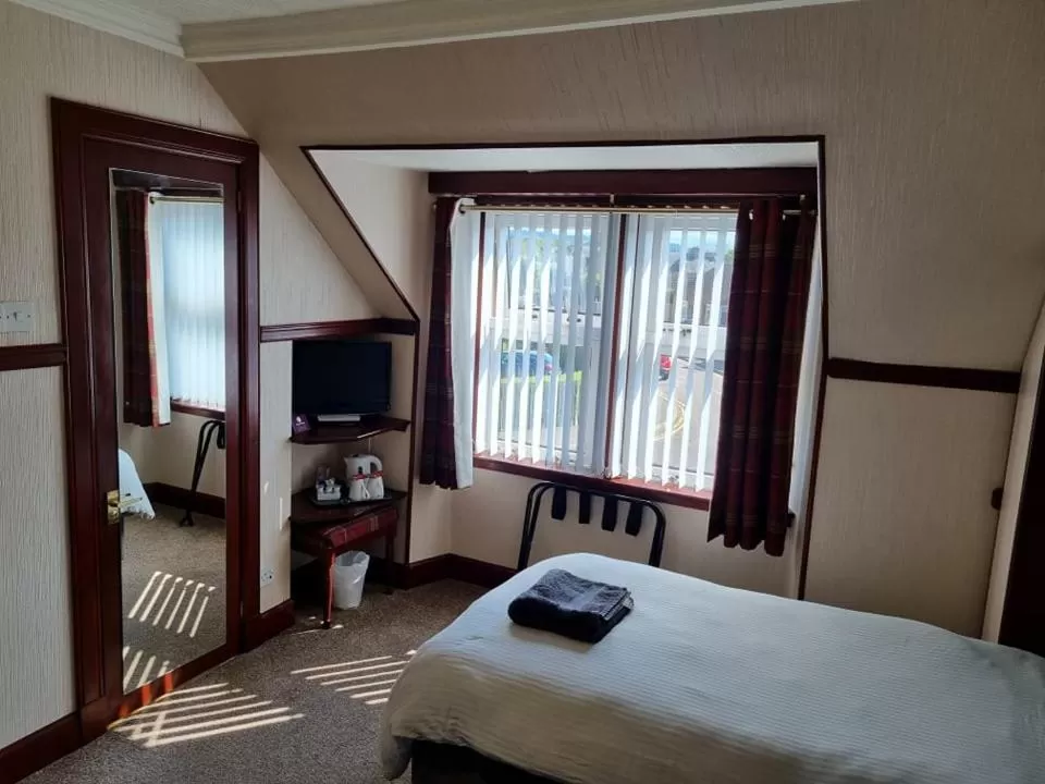 Bedroom, Bed in Tanera