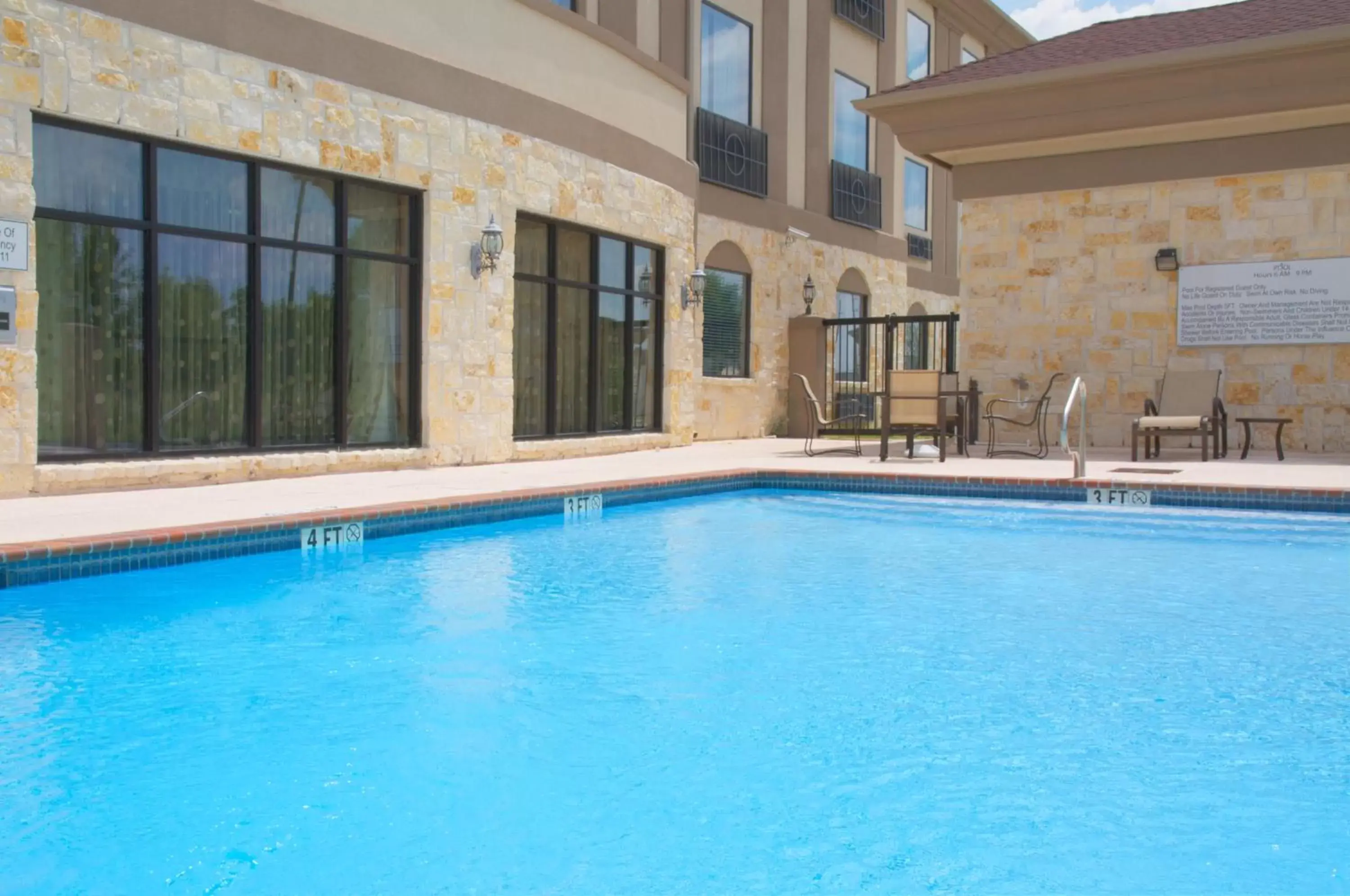 Swimming Pool in Holiday Inn Express Hotel & Suites Houston Energy Corridor - West Oaks, an IHG Hotel