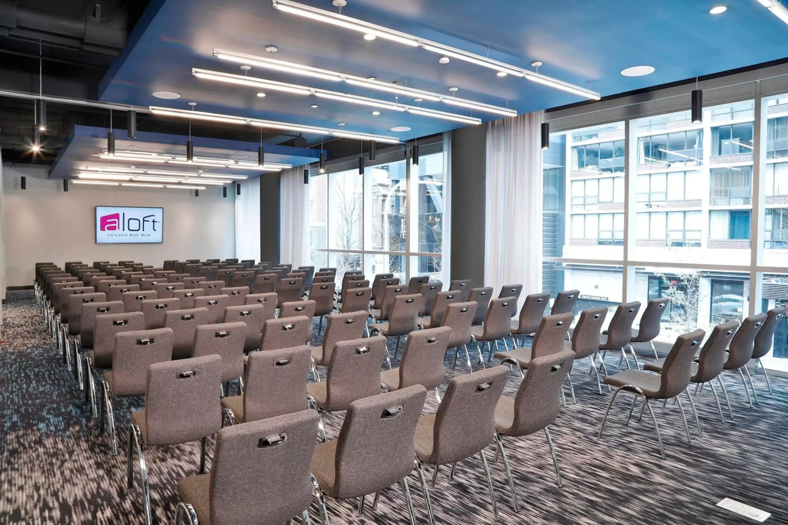 Meeting/conference room in Aloft Chicago Mag Mile