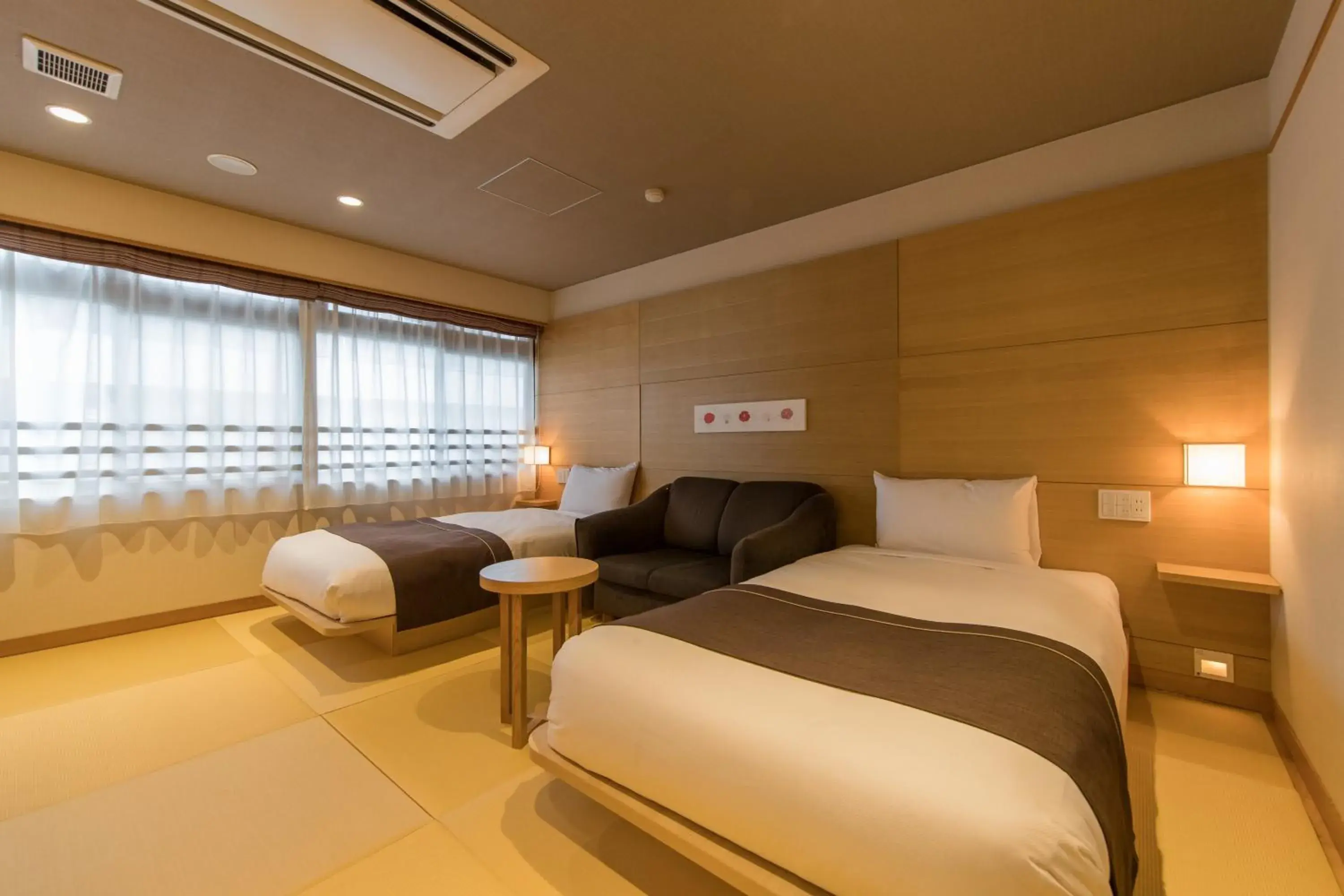 Photo of the whole room, Bed in Hana Beppu