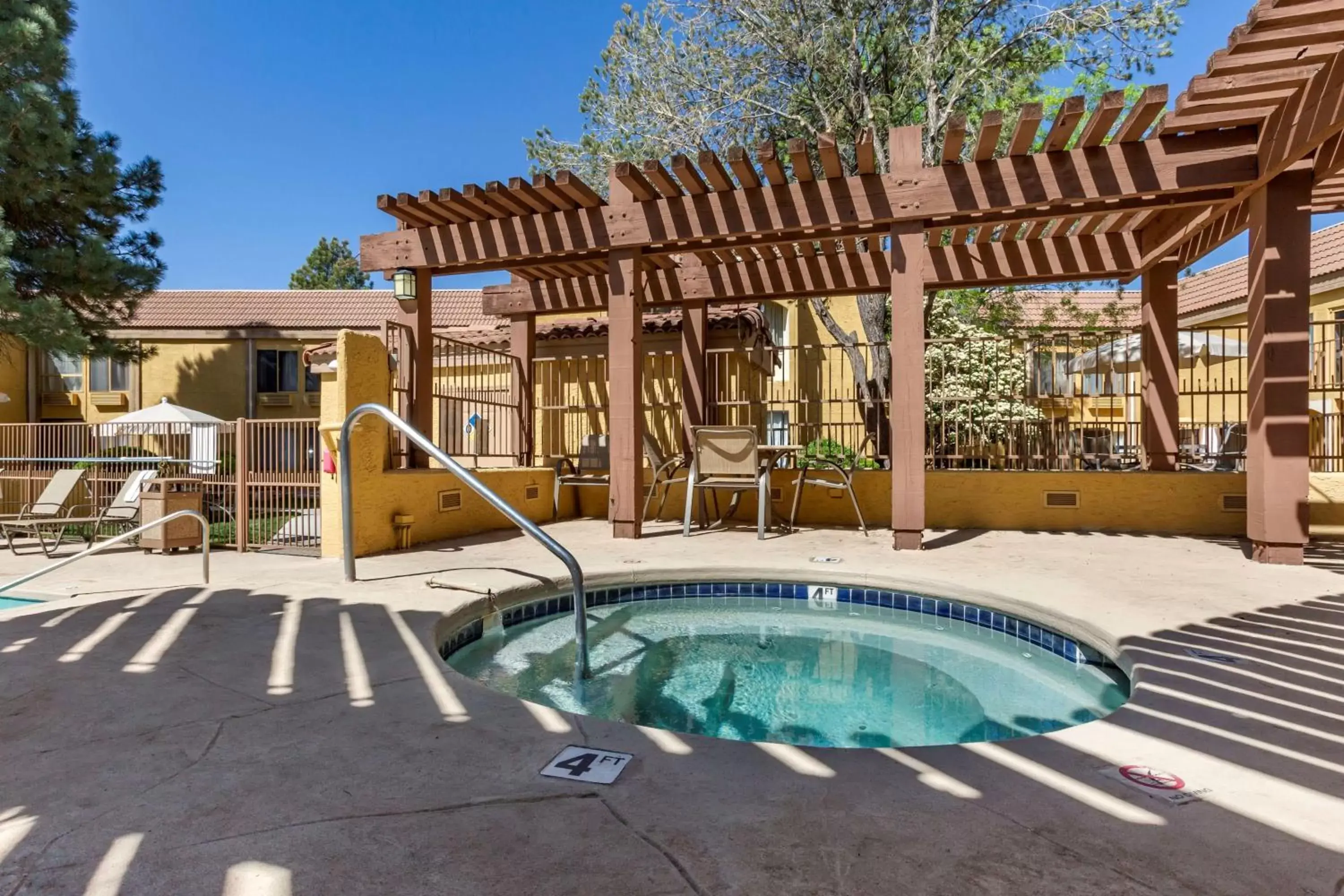 Pool view, Swimming Pool in Best Western Airport Albuquerque InnSuites Hotel & Suites