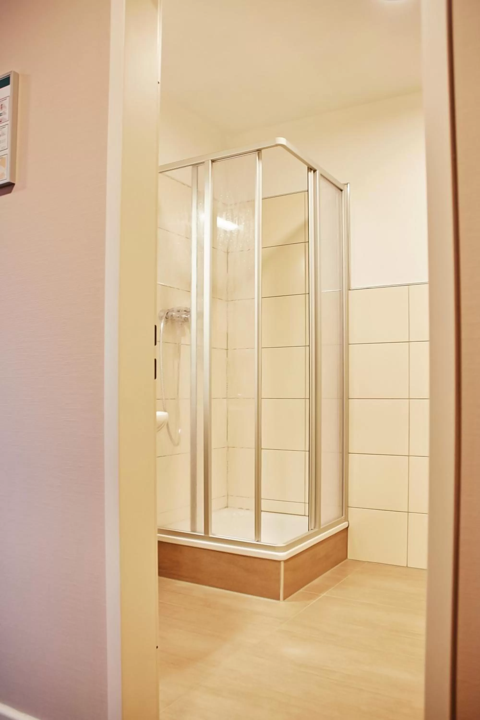 Shower in Joos Hotel