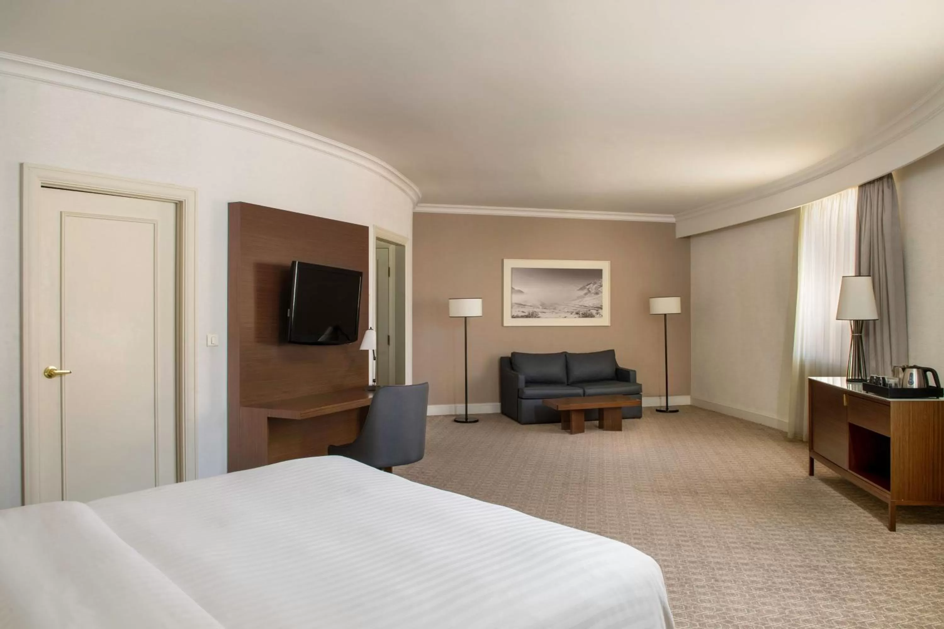 Photo of the whole room, Bed in Armenia Marriott Hotel Yerevan