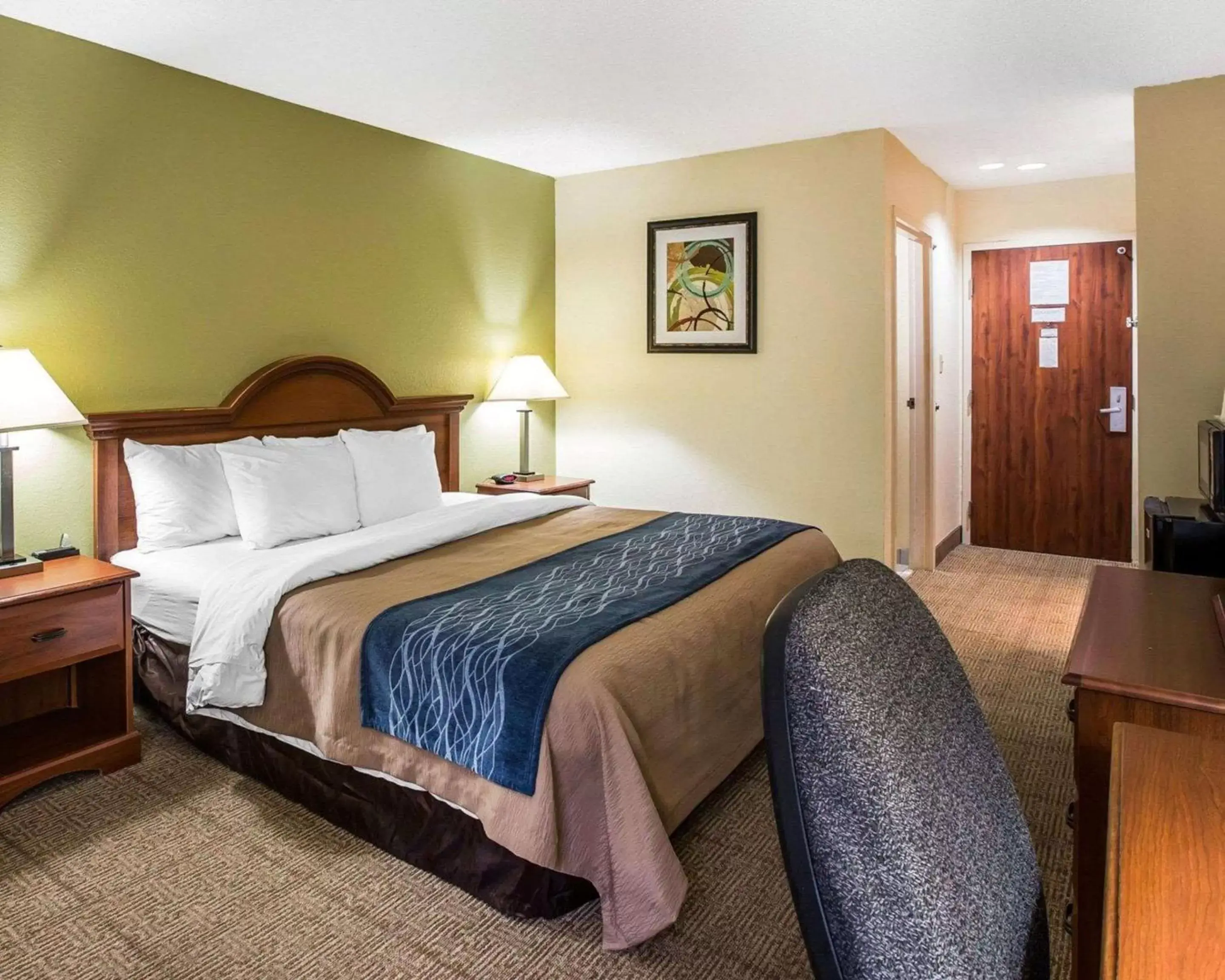 Photo of the whole room, Bed in Quality Inn Darien-North Brunswick Photo of the whole room, Bed in Quality Inn Darien-North Brunswick