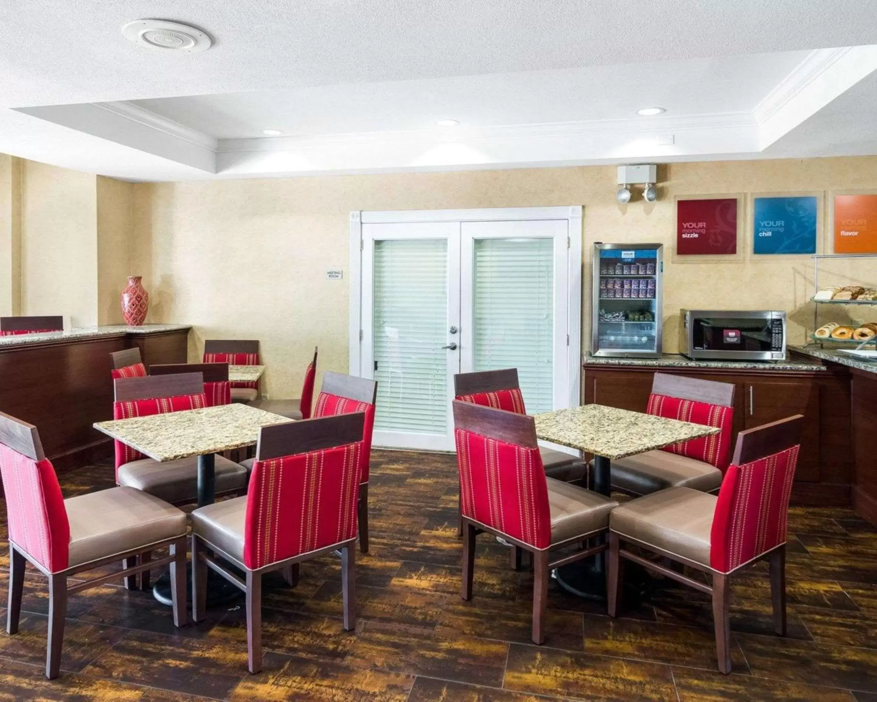 Breakfast, Restaurant/Places to Eat in Comfort Suites Las Colinas Center
