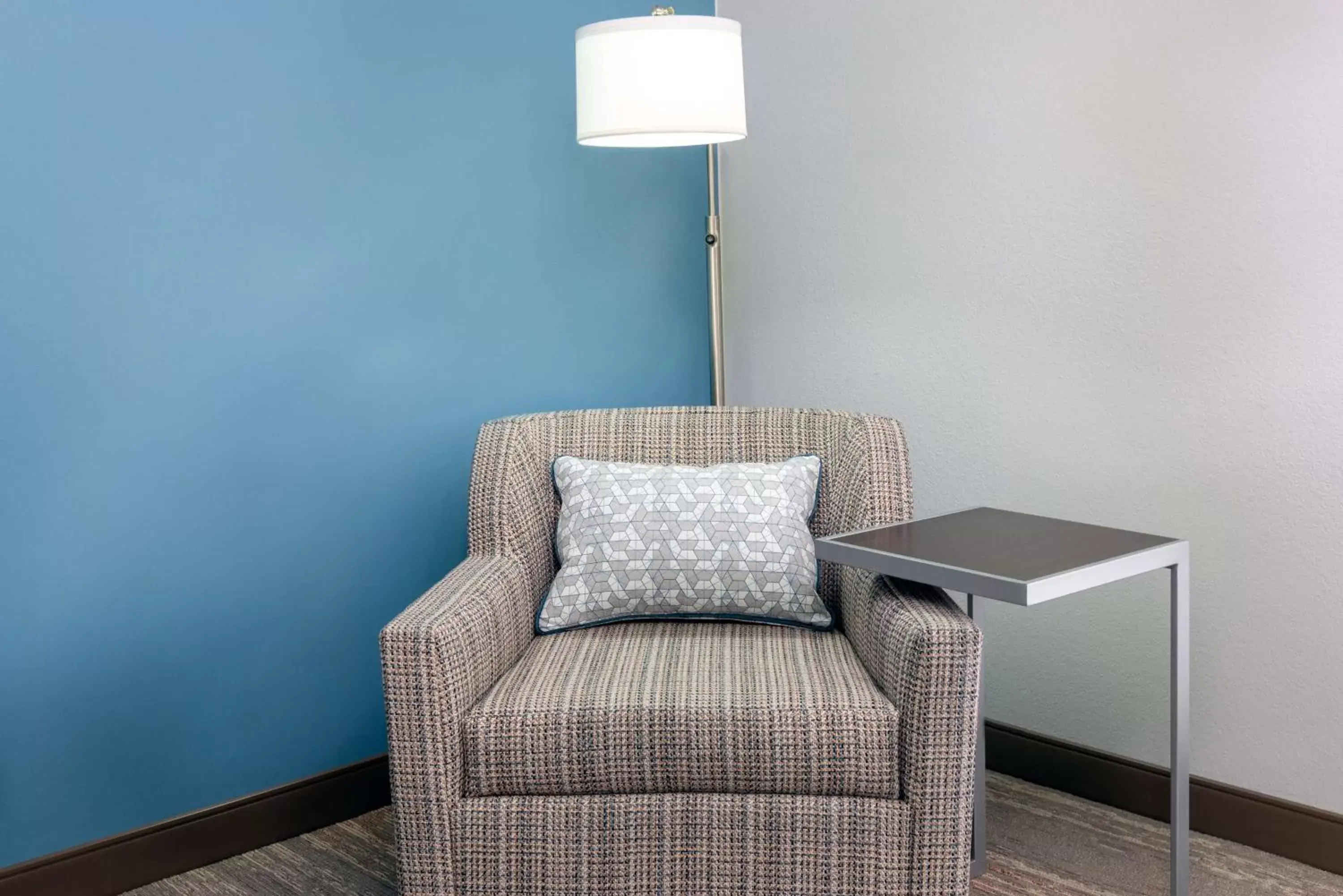 Living room, Seating Area in Hampton Inn Charlotte Uptown