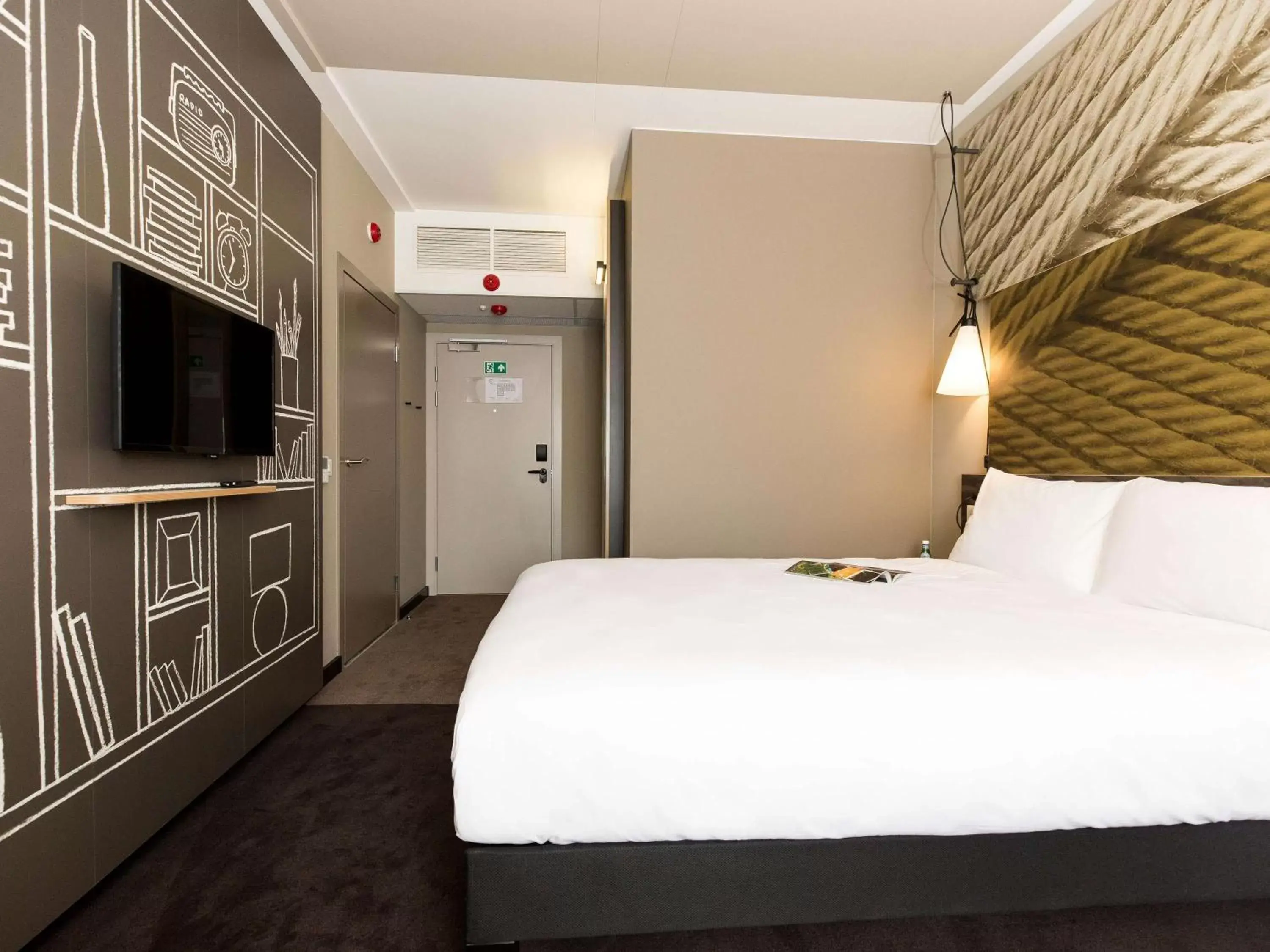 Photo of the whole room, Bed in ibis Vilnius Centre