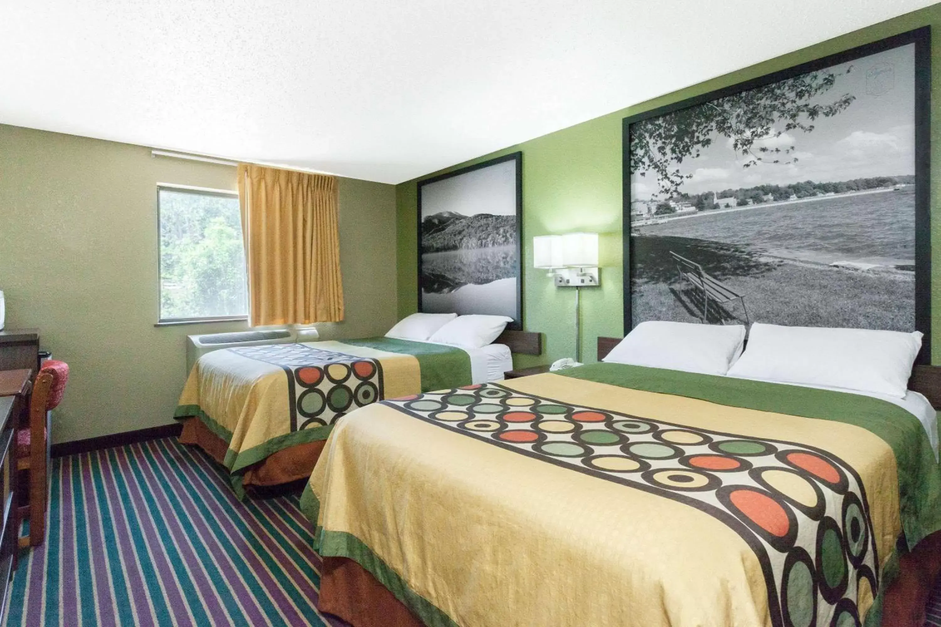 Photo of the whole room, Bed in Super 8 by Wyndham Bath Hammondsport Area