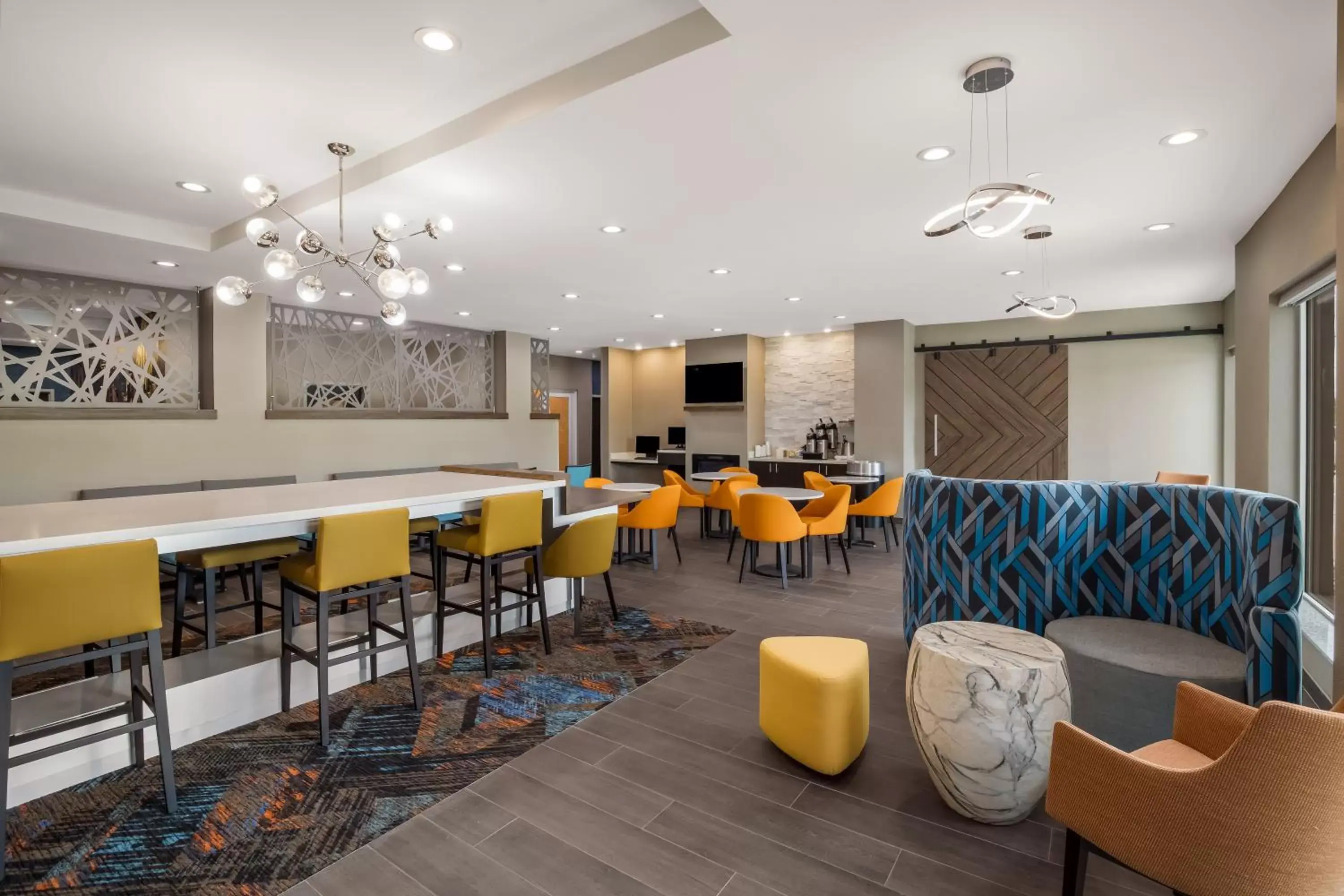 Restaurant/Places to Eat in La Quinta Inn & Suites by Wyndham Sulphur