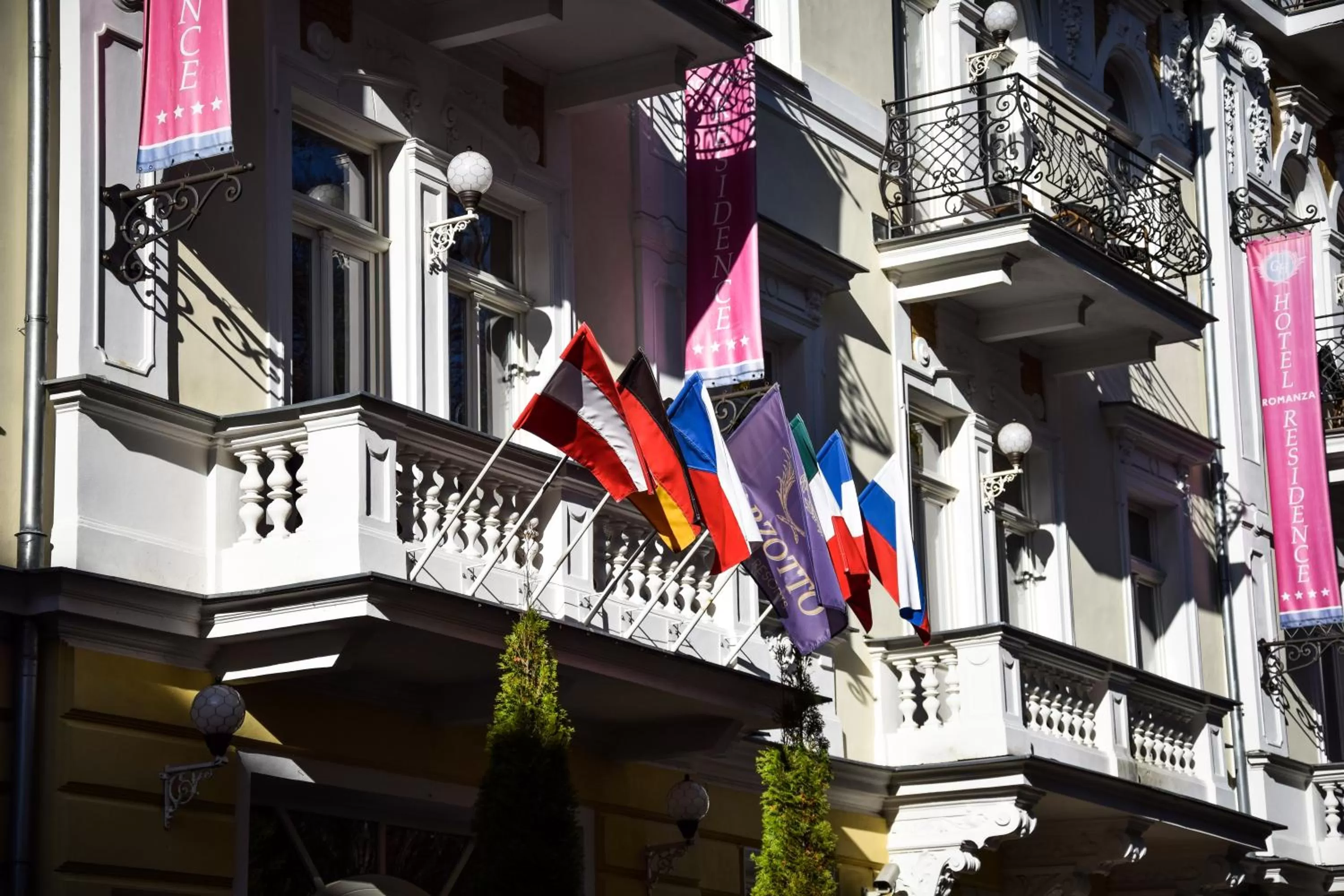 Facade/entrance in Residence Romanza