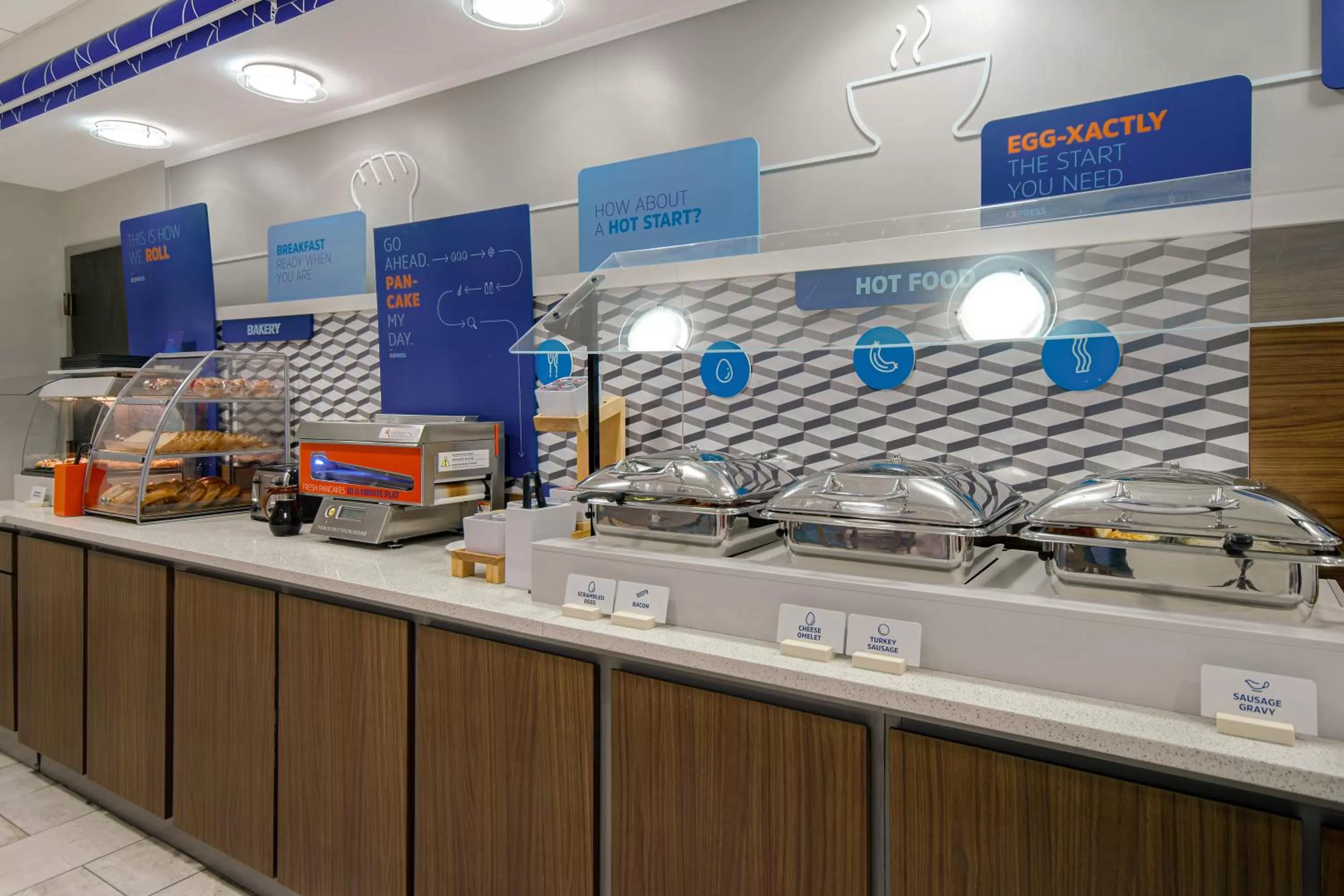 Buffet breakfast in Holiday Inn Express Marietta - Atlanta Northwest by IHG