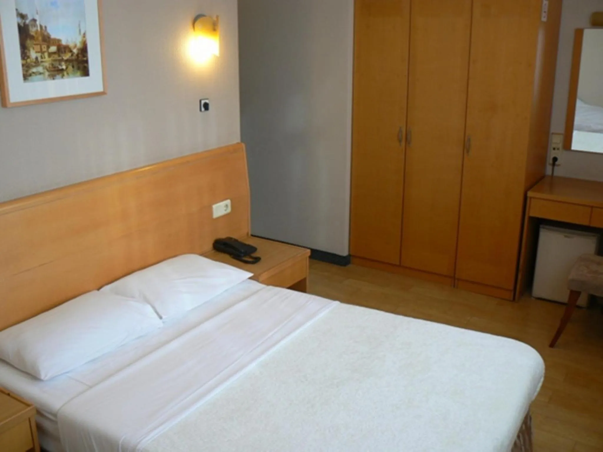 Photo of the whole room, Bed in Hotel Inter Istanbul