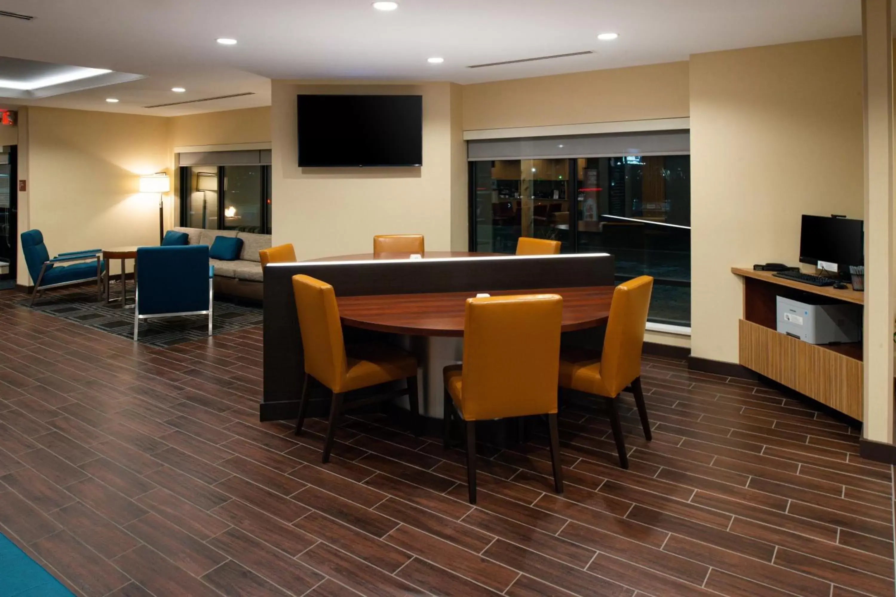 Lobby or reception, Lounge/Bar in TownePlace Suites by Marriott Detroit Belleville