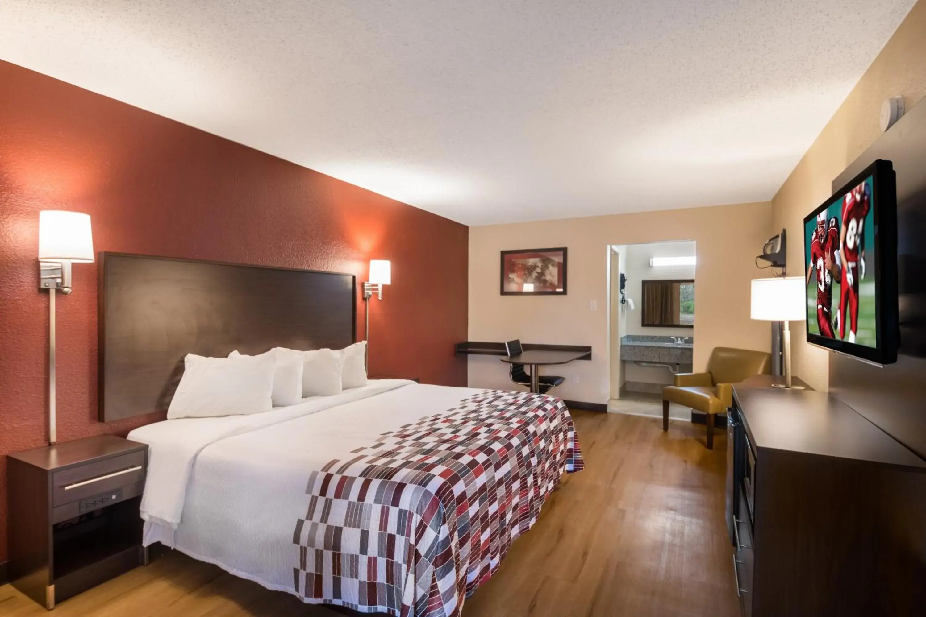 Bedroom in Red Roof Inn Temple