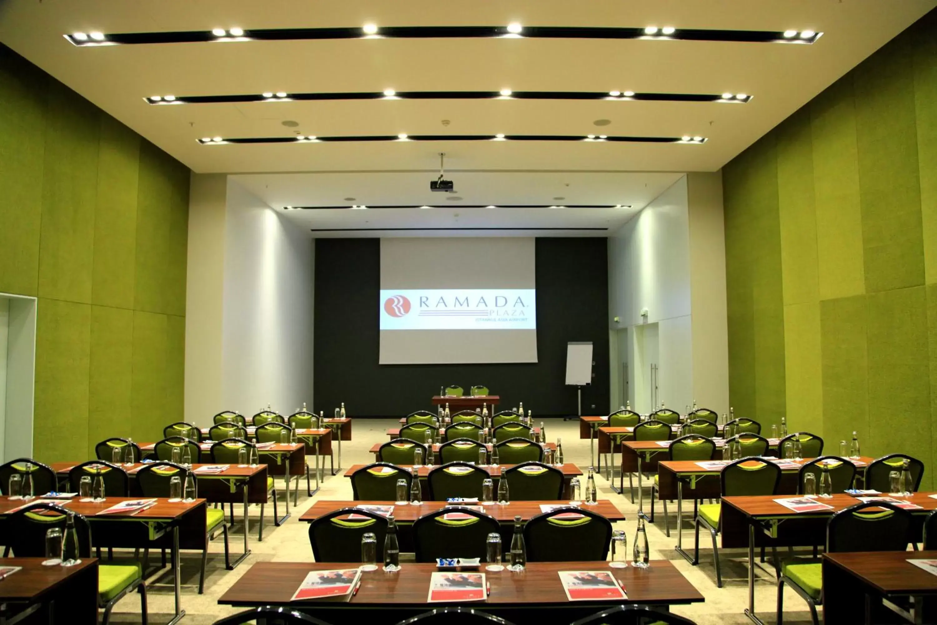 Business facilities in Ramada Plaza by Wyndham Istanbul Asia Airport