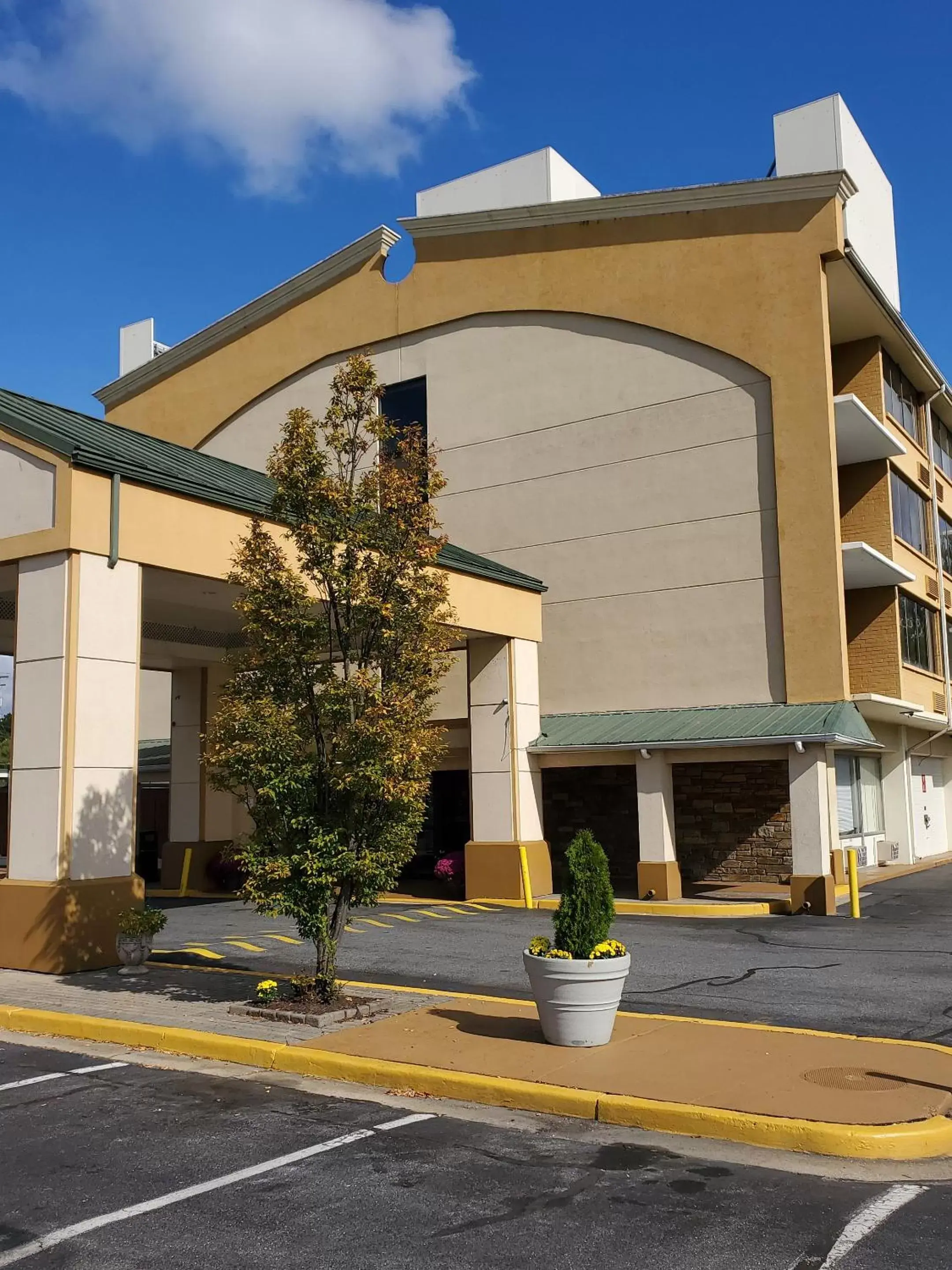 Property Building in Best Western Laurel