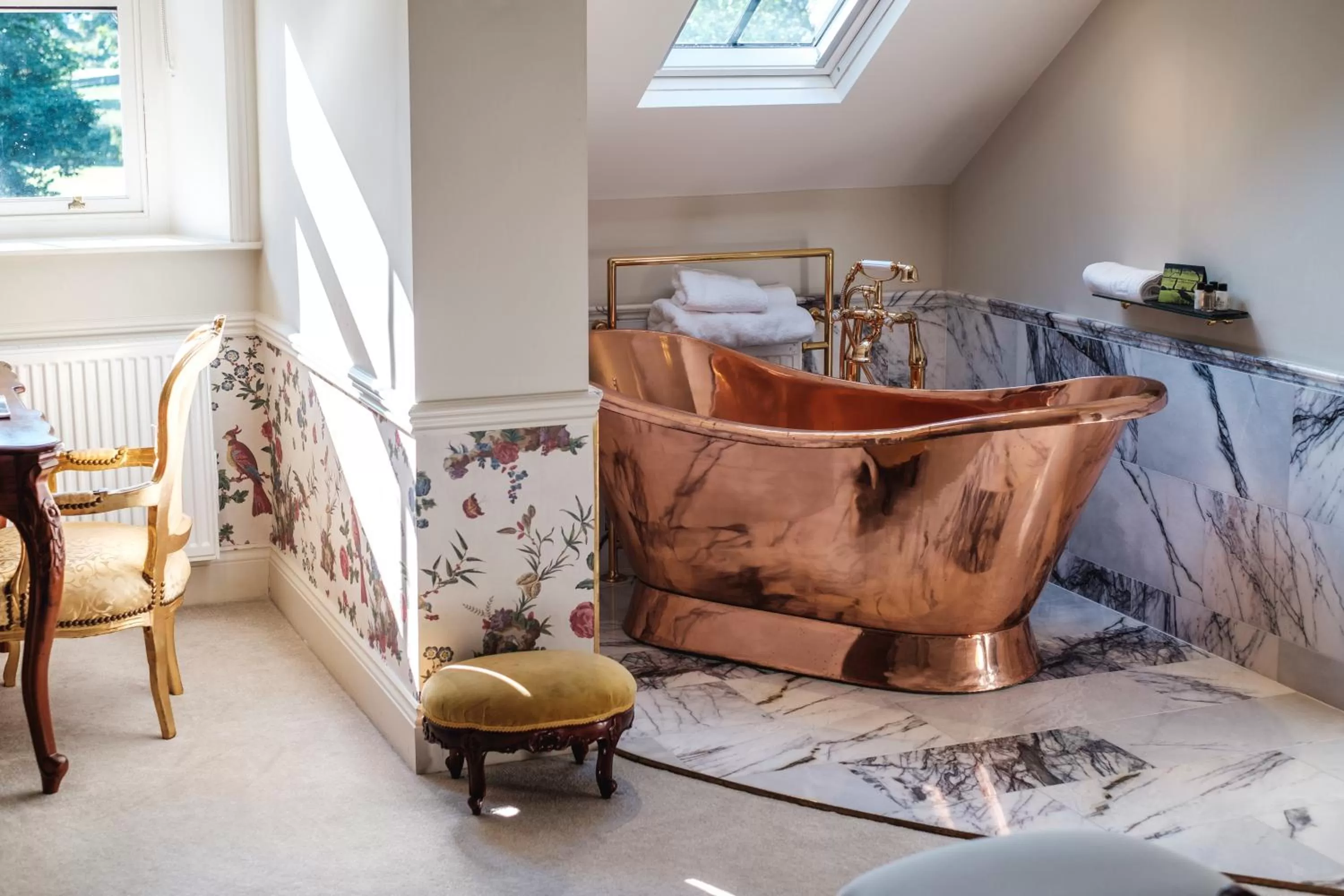 Lobby/Reception in West Layton Manor