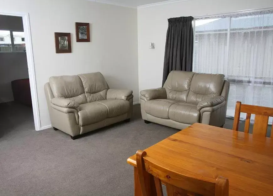 Living room, Seating Area in Mount Hutt Motels