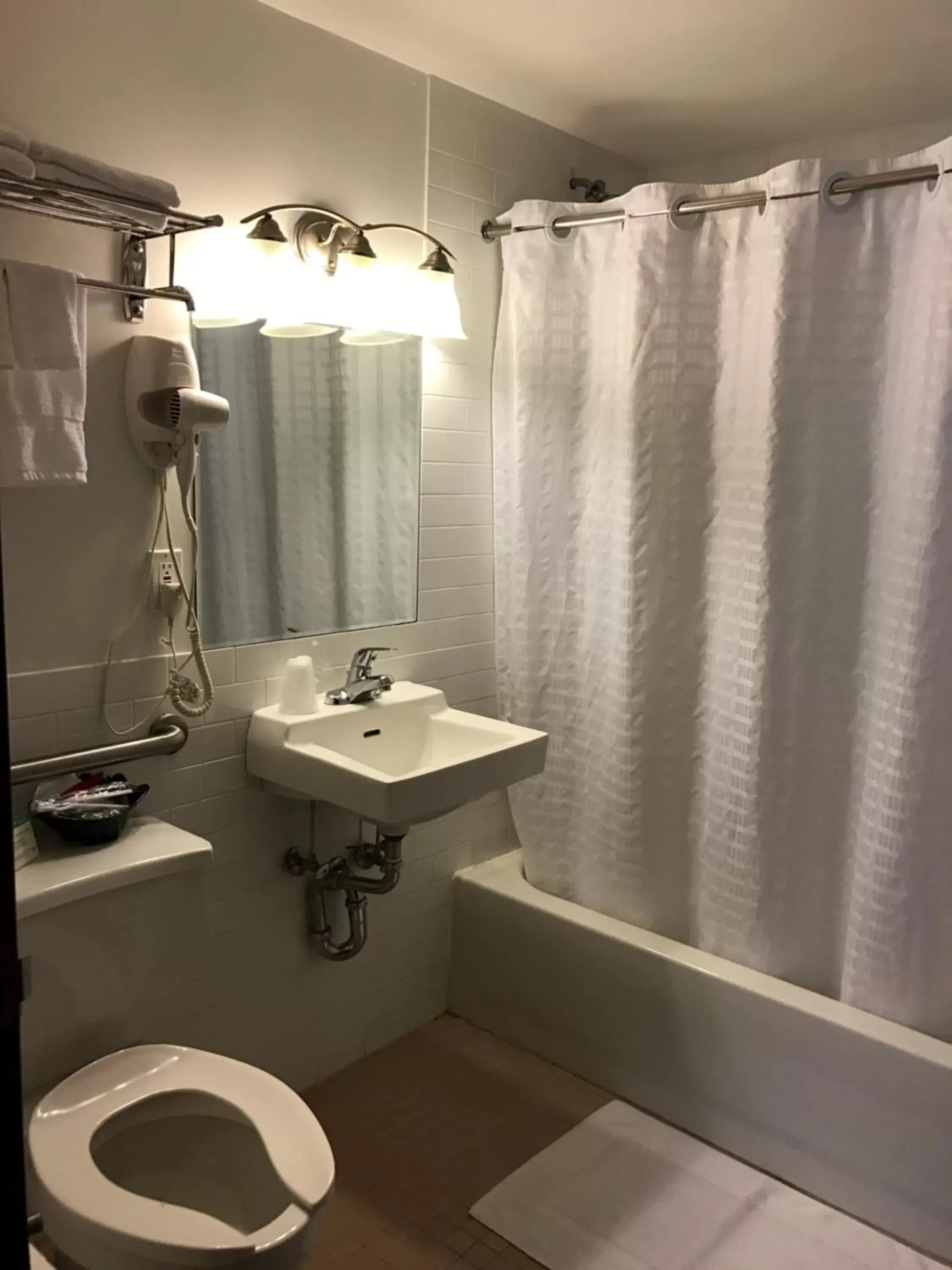 Bathroom in Hotel Mimosa