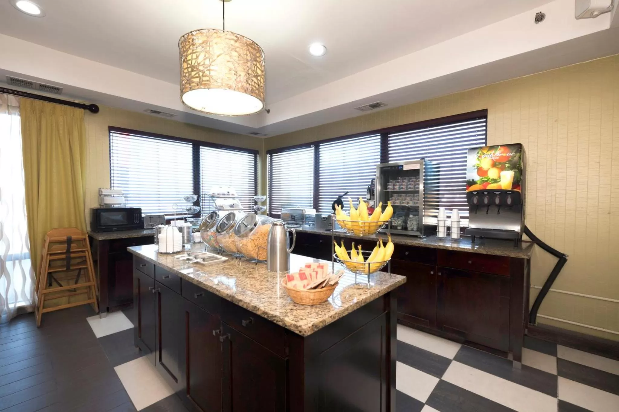 Breakfast in Red Roof Inn Ames