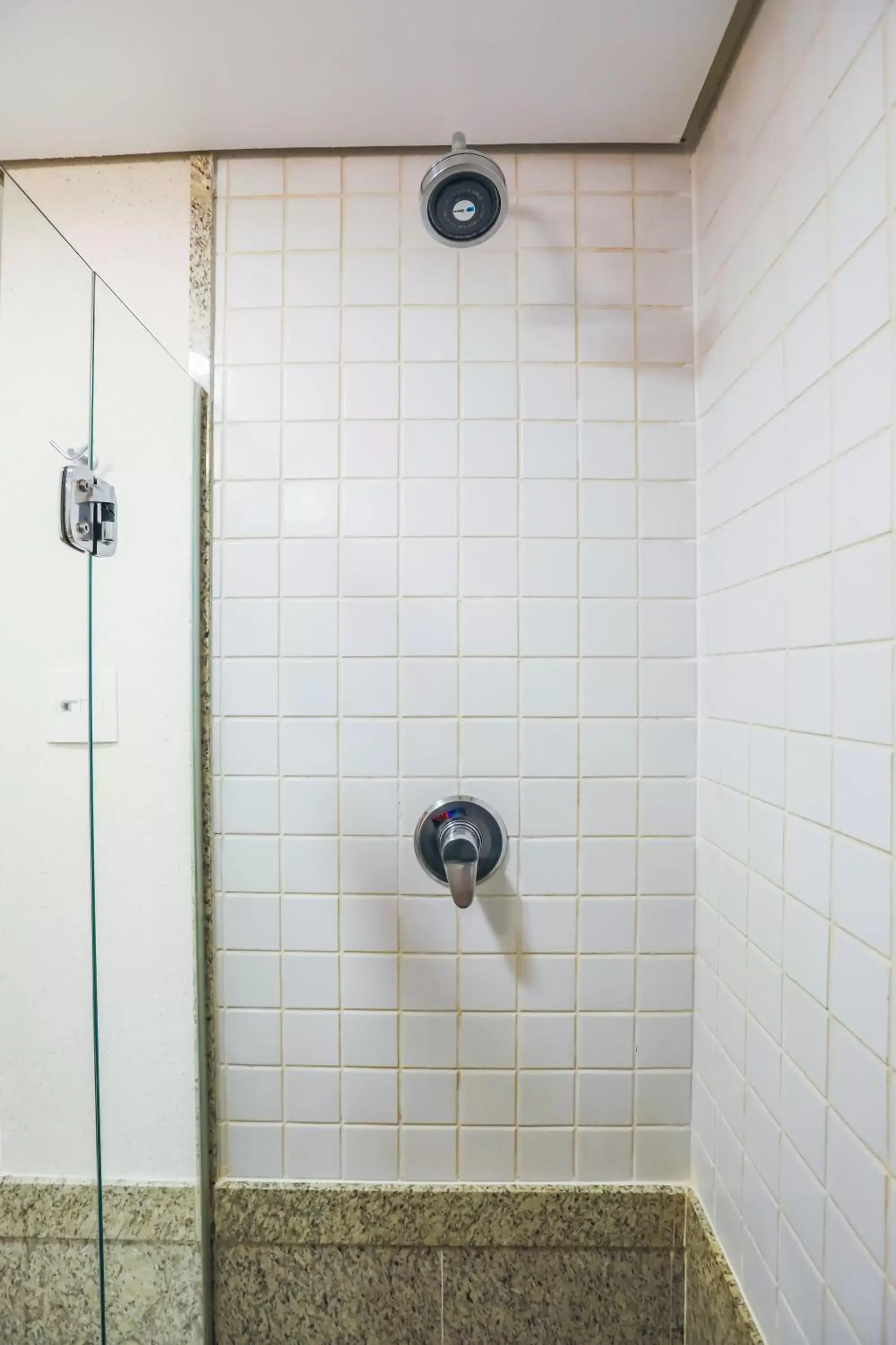 Shower, Bathroom in Comfort Suites Brasília