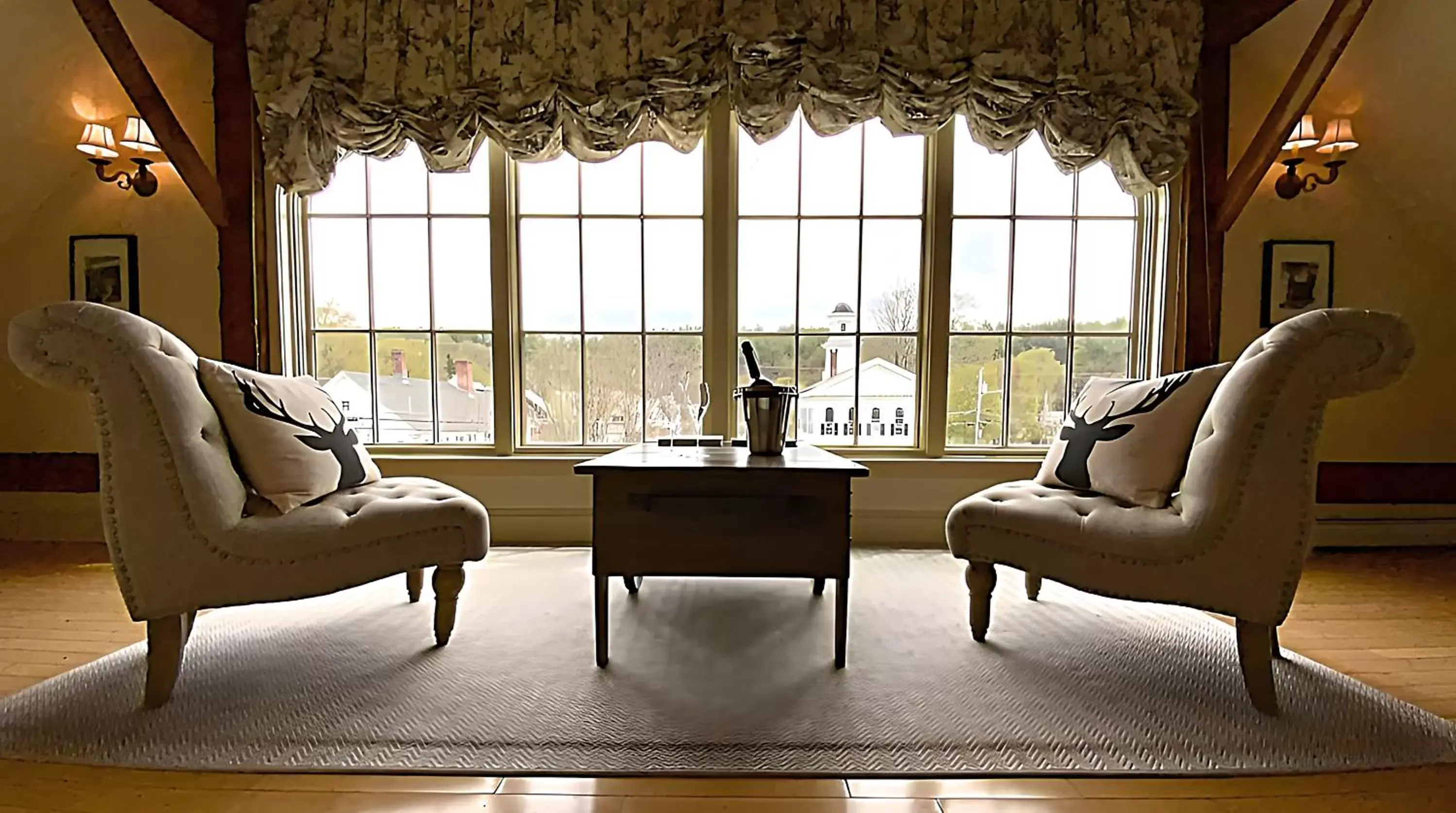 Seating Area in Four Columns Inn