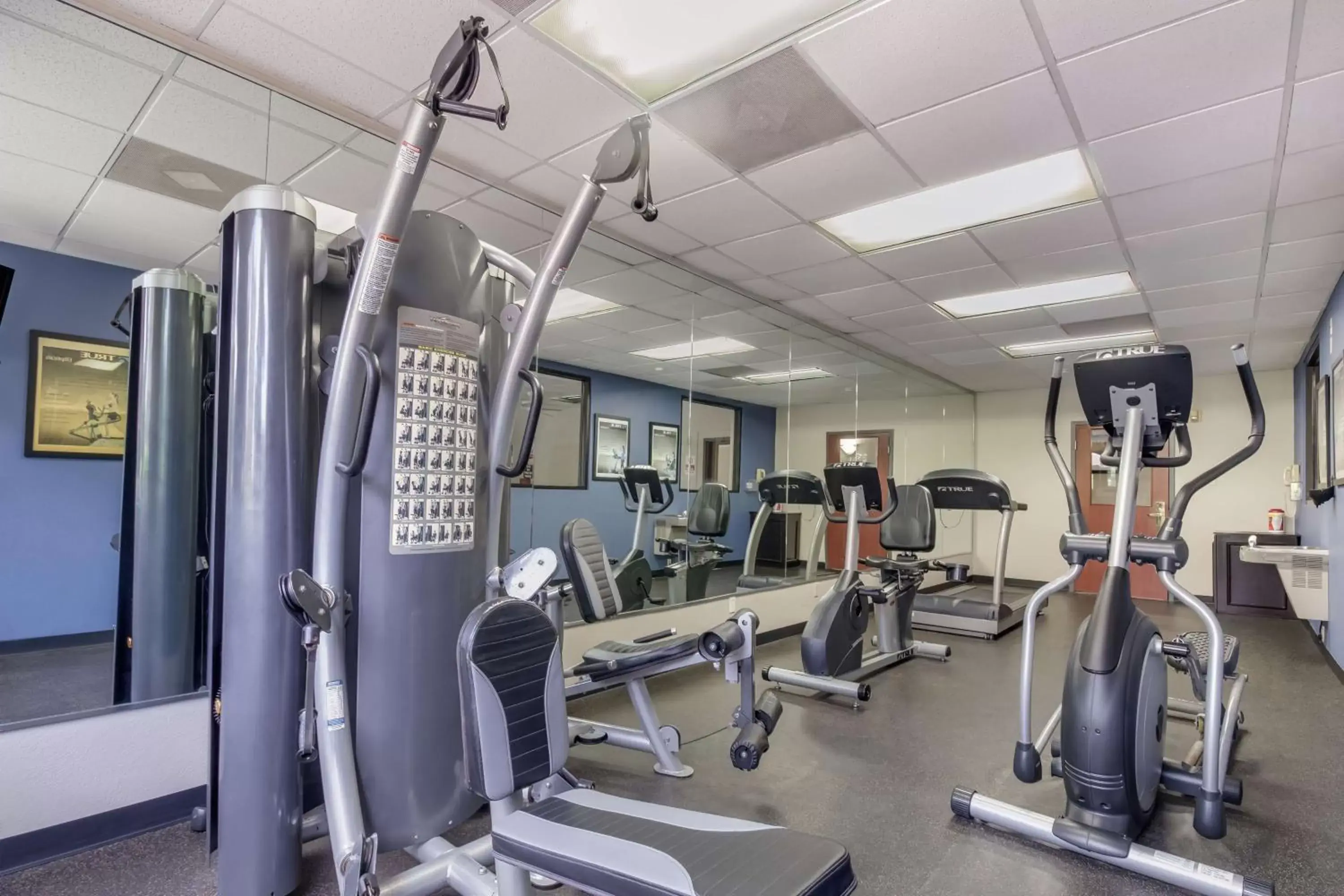 Spa and wellness centre/facilities, Fitness Center/Facilities in SureStay Plus Hotel by Best Western Houston Medical Center