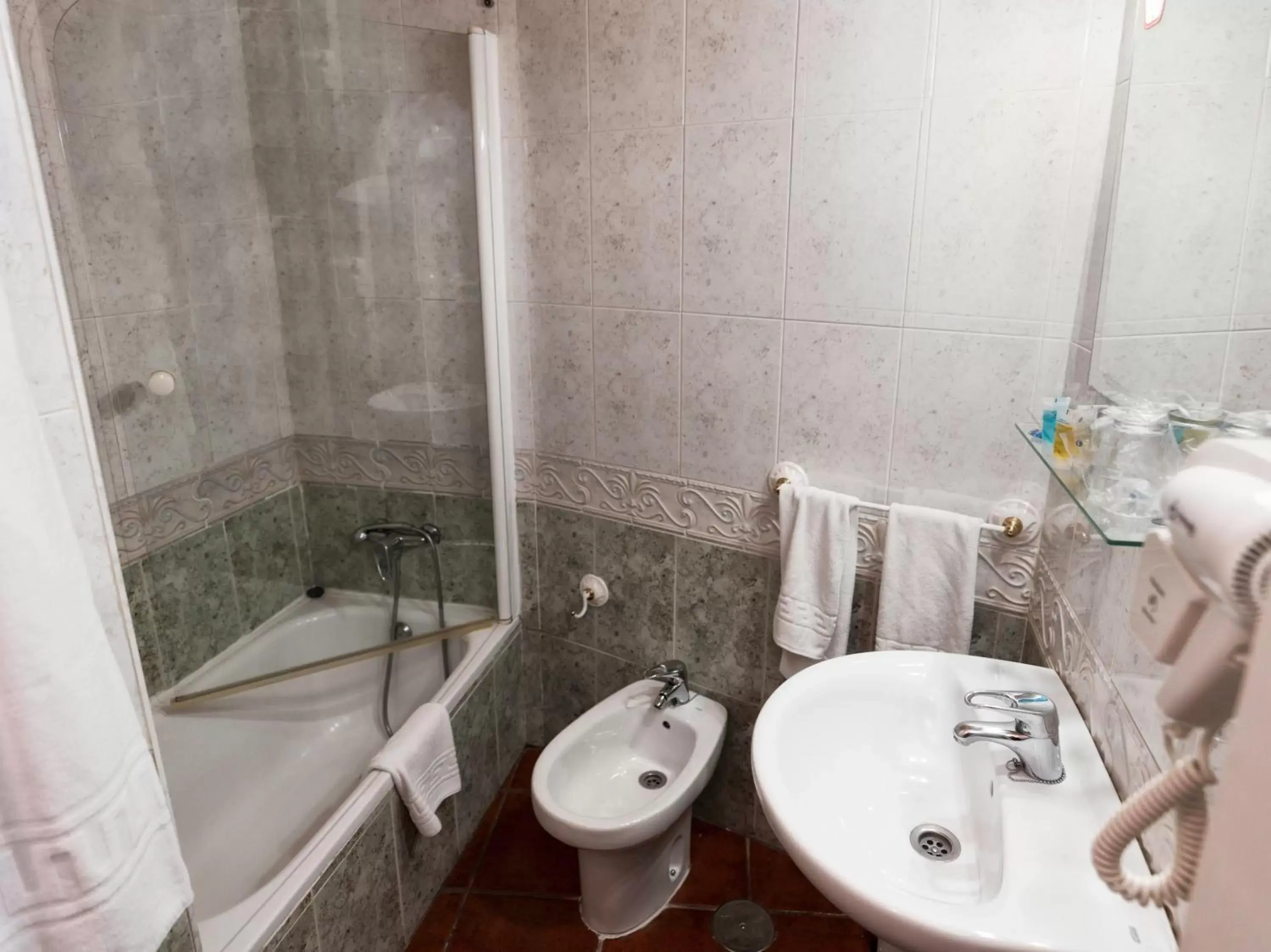 Bathroom in Hotel Las Palmeras by Vivere Stays